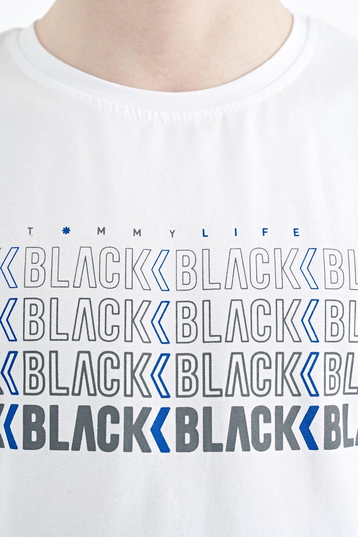Beyaz Yazı Baskılı O Yaka Standart Kalıp Erkek Çocuk T-Shirt - 11149