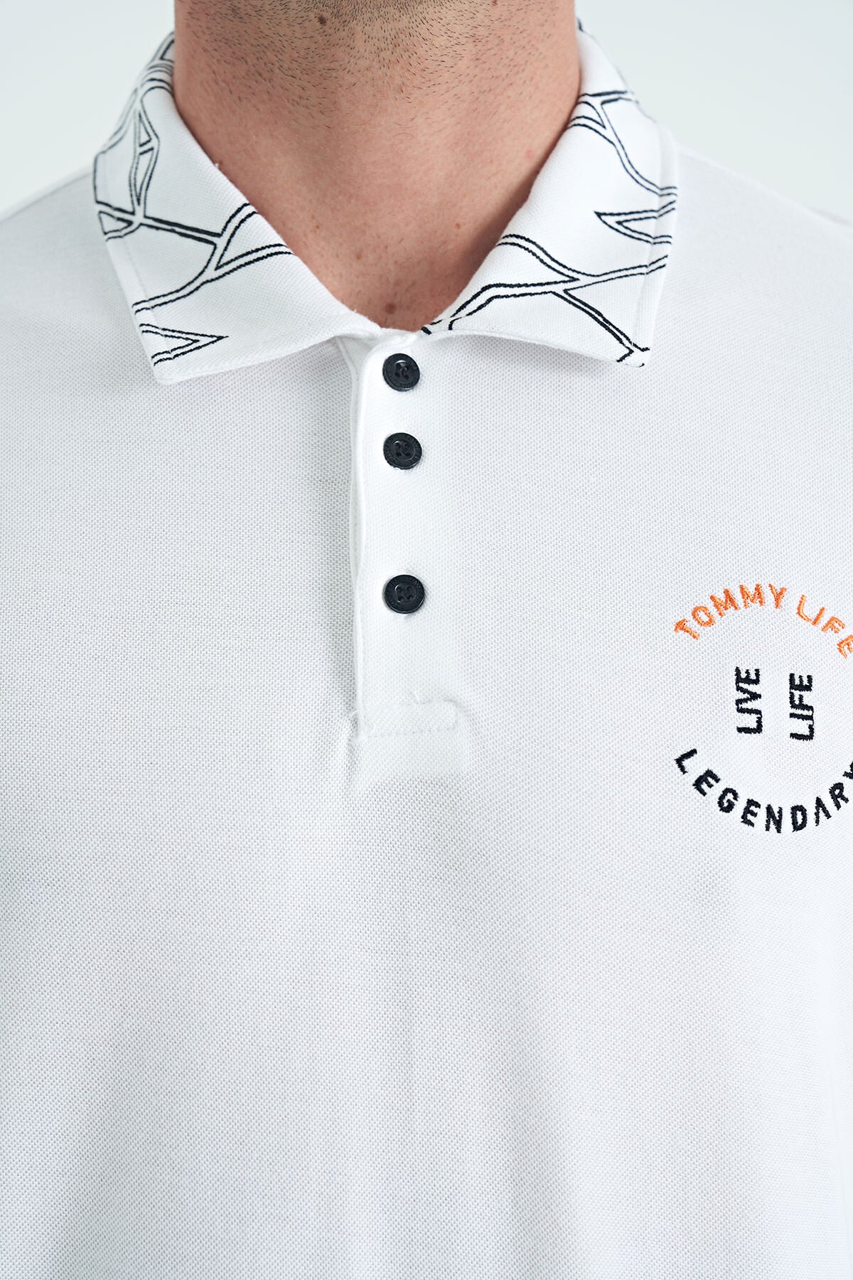 Beyaz Yazı Nakışlı Baskı Detaylı Standart Kalıp Polo Yaka Erkek T-Shirt - 88239
