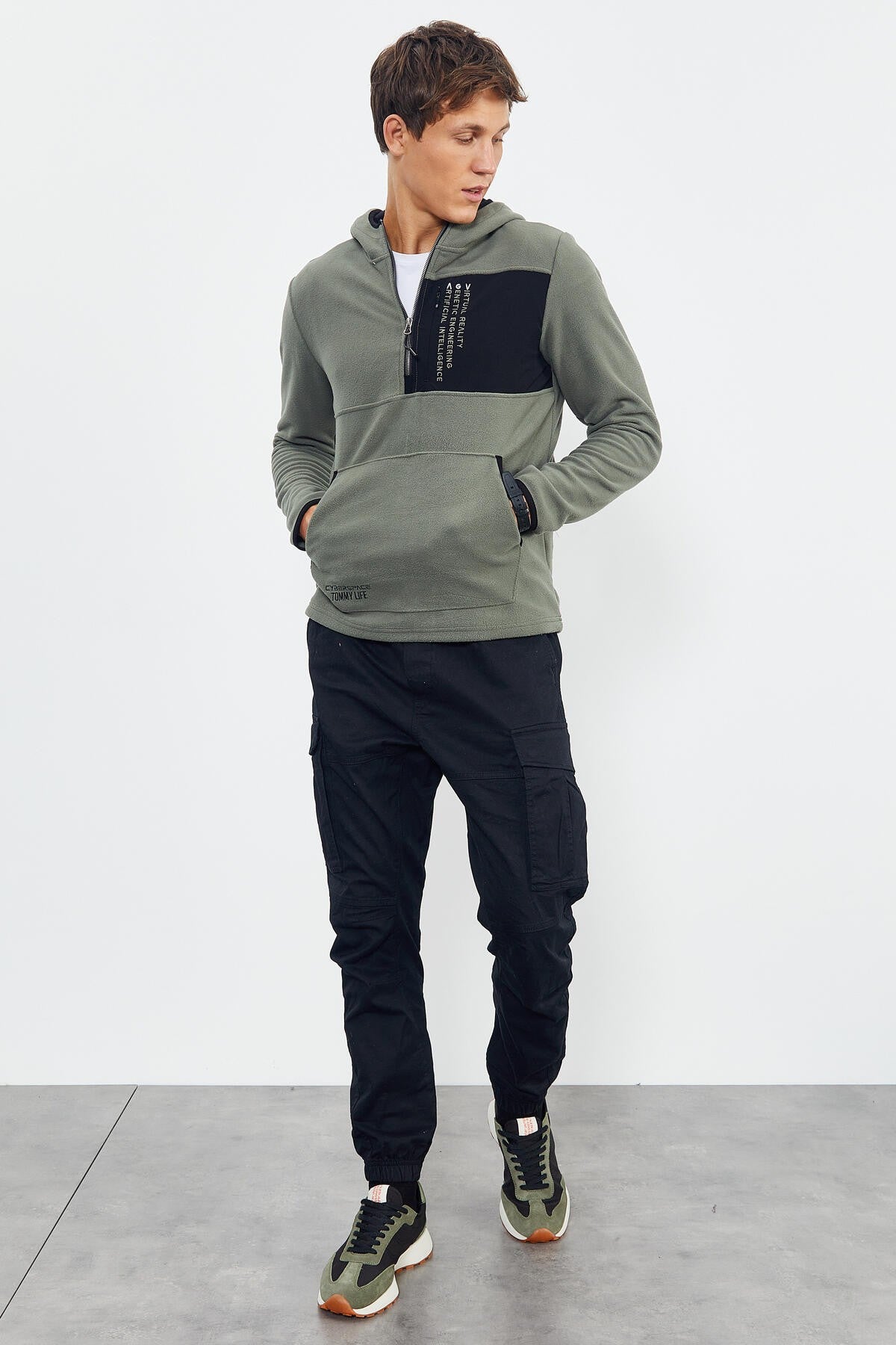 Çağla Nakışlı Yarım Fermuar Kapüşonlu Standart Kalıp Erkek Polar Sweatshirt - 87996