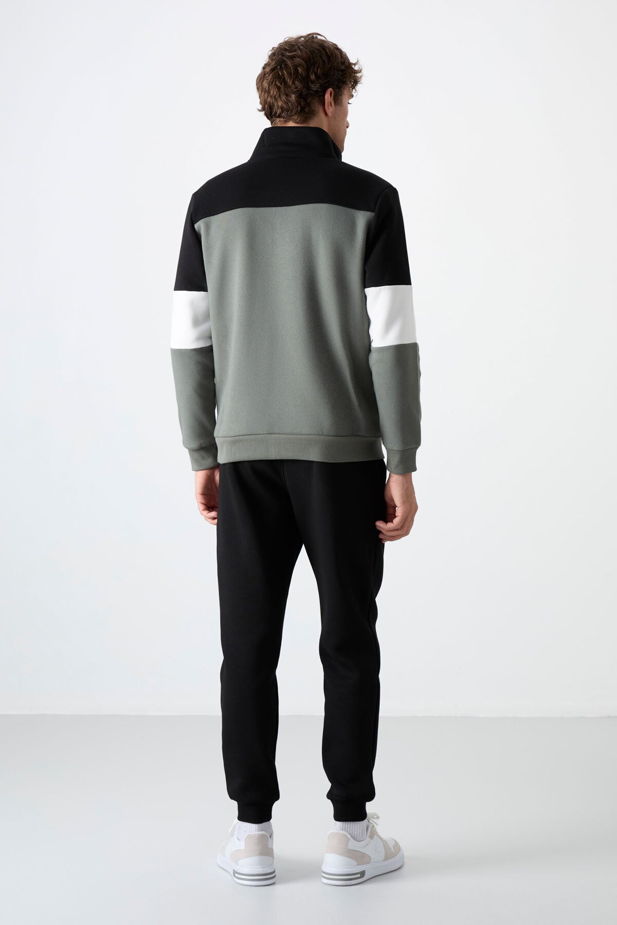 Çağla - Siyah Dik Yaka  Renk Geçişli İçi Polarlı Erkek Eşofman Takımı  - 85186