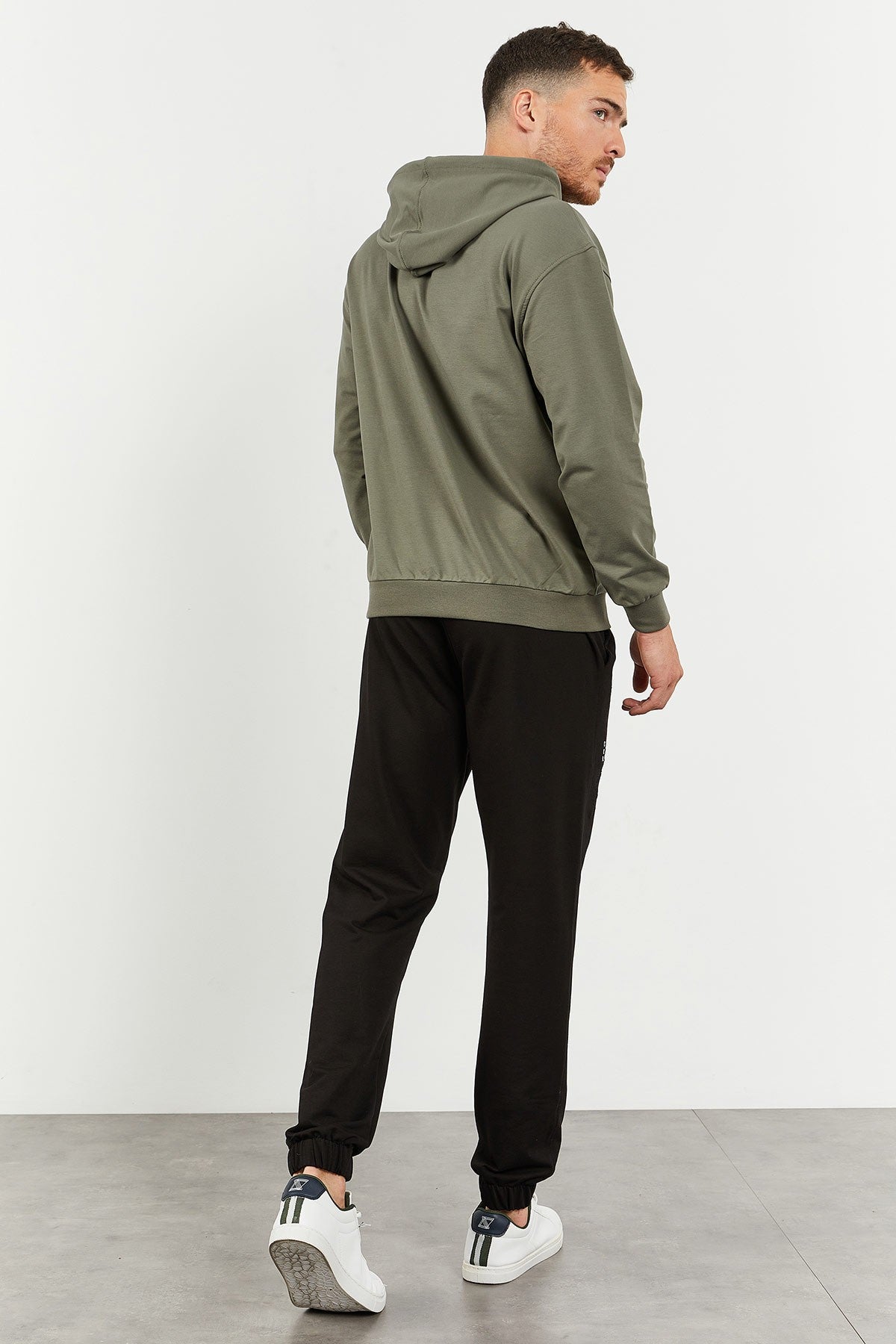 Çağla - Siyah Kapüşonlu Kanguru Cep Lastik Paça Erkek Oversize Eşofman Takımı - 85117