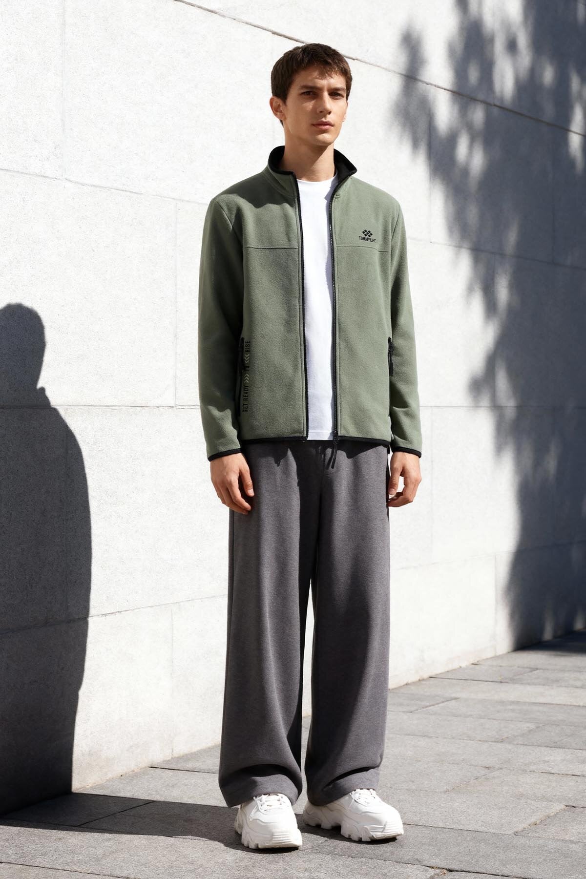 Çağla Yazı Nakışlı Dik Yaka Fermuarlı Standart Kalıp Erkek Sweatshirt Polar - 87992