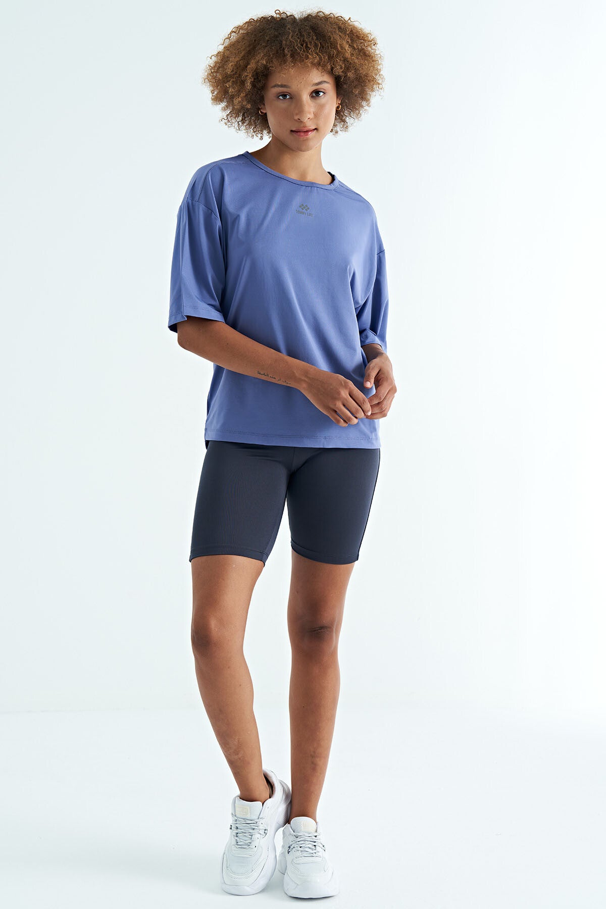 Eflatun O Yaka Baskı Detaylı Oversize Kısa Kol Kadın T-Shirt - 97263