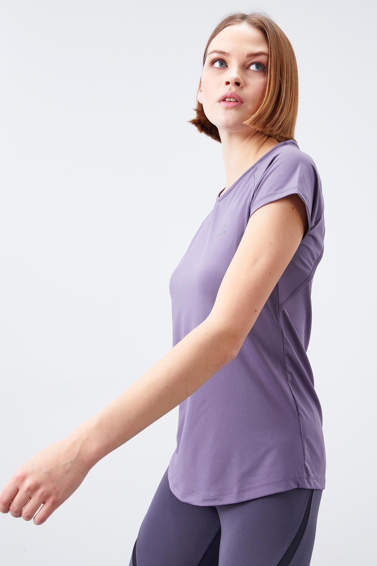 Eflatun Sırt Pencereli Kısa Kol Standart Kalıp O Yaka Kadın T-Shirt - 97101