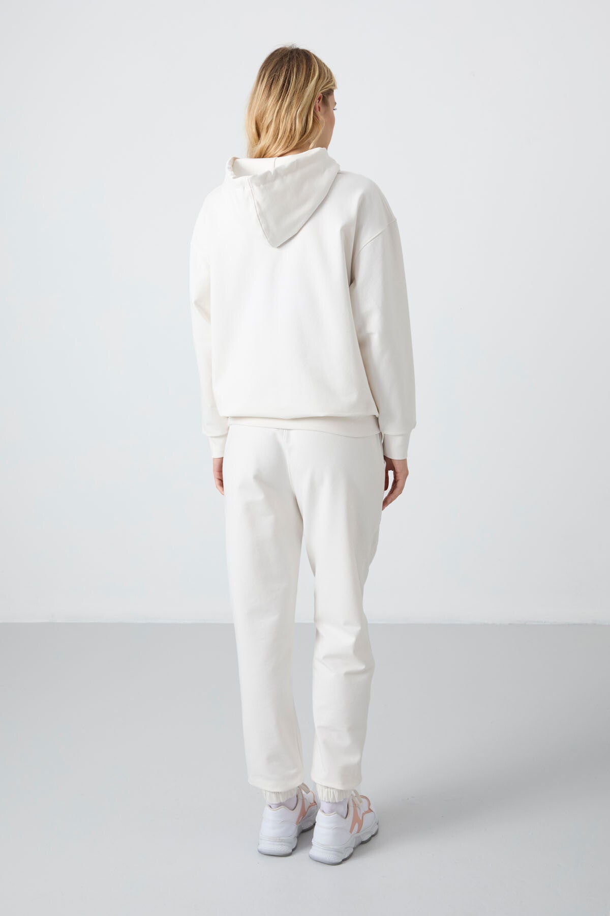 Ekru Kapüşonlu Kanguru Cep Oversize Lastik Paça Kadın Eşofman Takımı - 95288