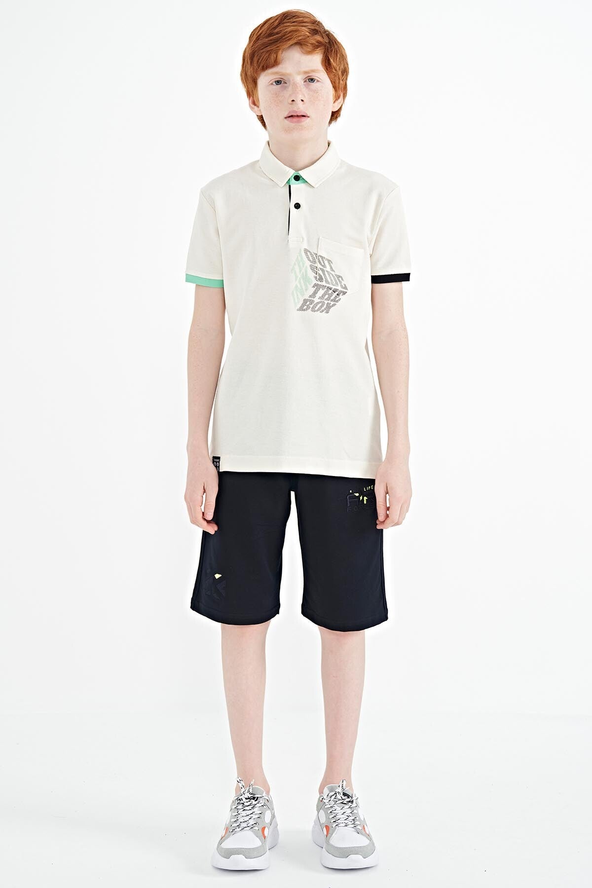 Ekru Ön Cep Detaylı Baskılı Standart Kalıp Polo Yaka Erkek Çocuk T-Shirt - 11102