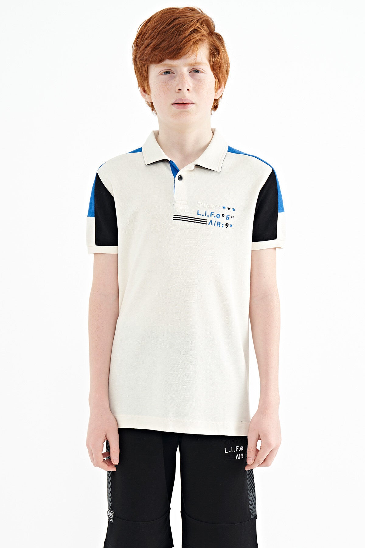 Ekru Renk Bloklu Omuz Garni Detaylı Standart Kalıp Erkek Çocuk T-Shirt - 11155