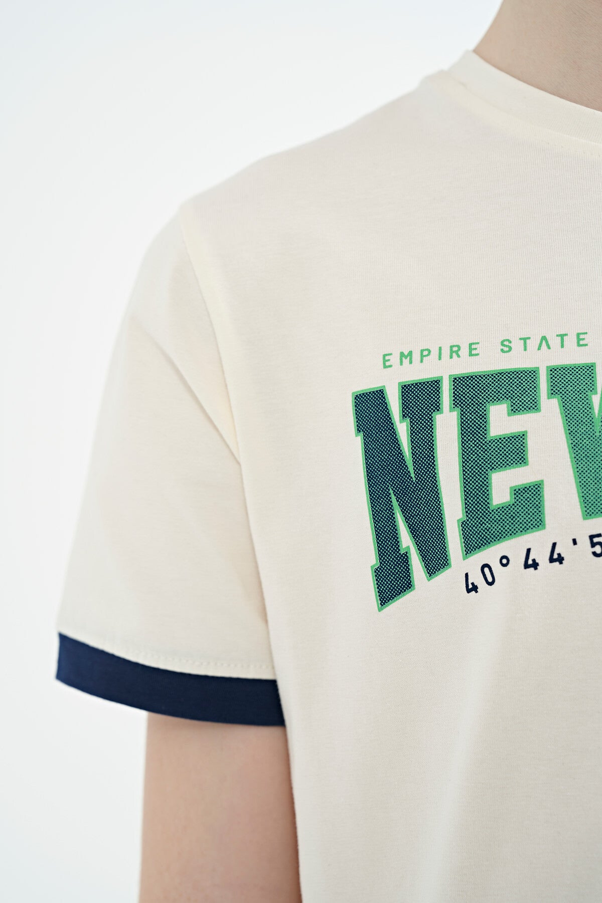 Ekru Yazı Baskılı Standart Kalıp O Yaka Erkek  Çocuk T-Shirt - 11105
