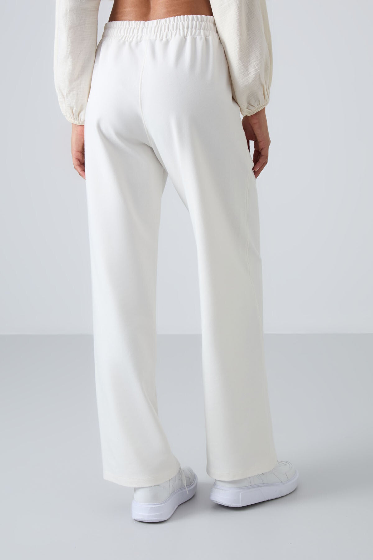 Ekru Yüksek Bel Cepli Rahat Form Geniş Paça Kadın Eşofman Alt - 94567