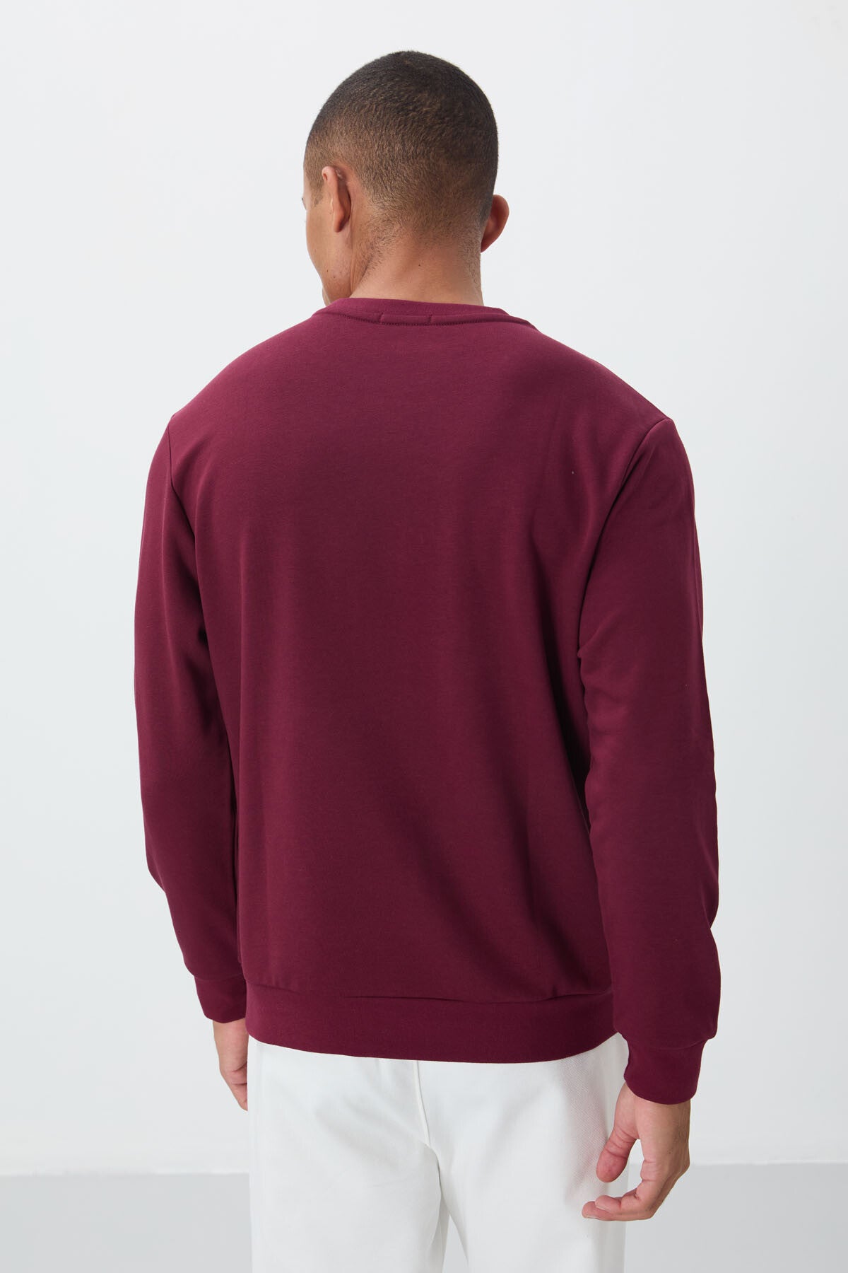 Erguvan Yazı Nakışlı O Yaka Rahat Form İçi Polarlı Erkek Sweatshirt - 88020