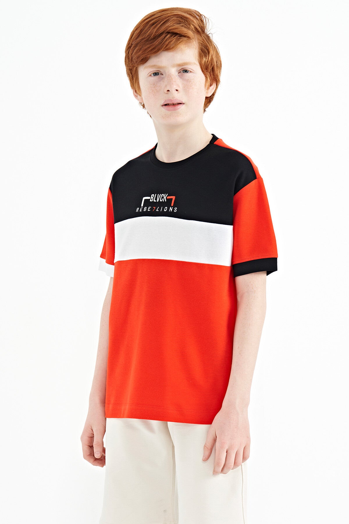Fiesta Renk Geçişli Nakışlı Oversize Erkek Çocuk T-Shirt - 11159