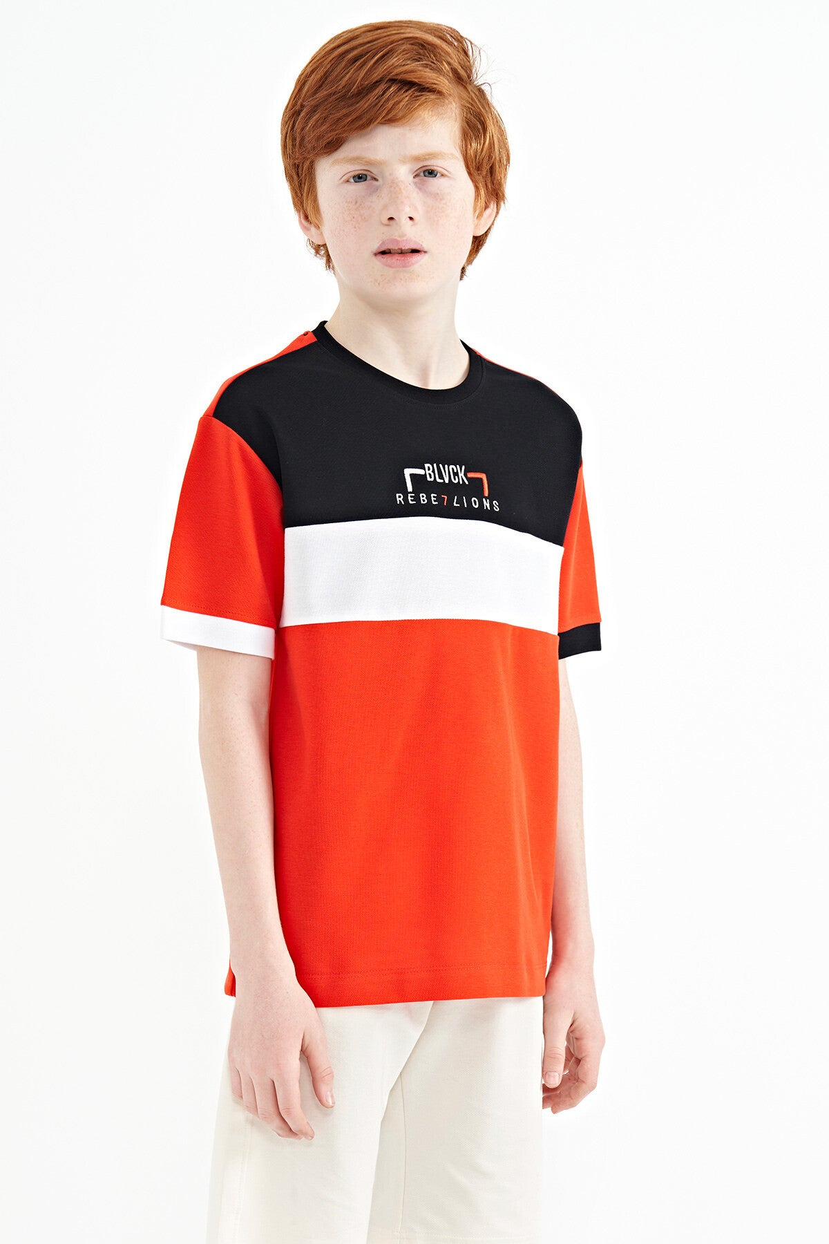 Fiesta Renk Geçişli Nakışlı Oversize Erkek Çocuk T-Shirt - 11159