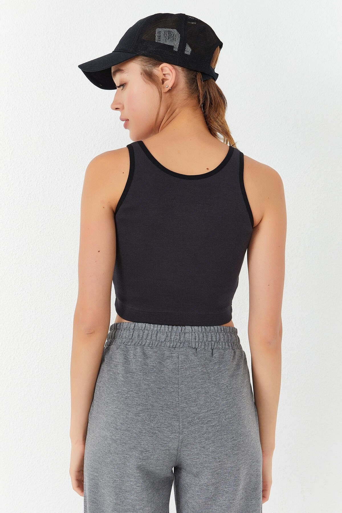 Füme Basic Sıfır Kol Dar Kalıp U Yaka Kadın Crop Top Atlet - 97160