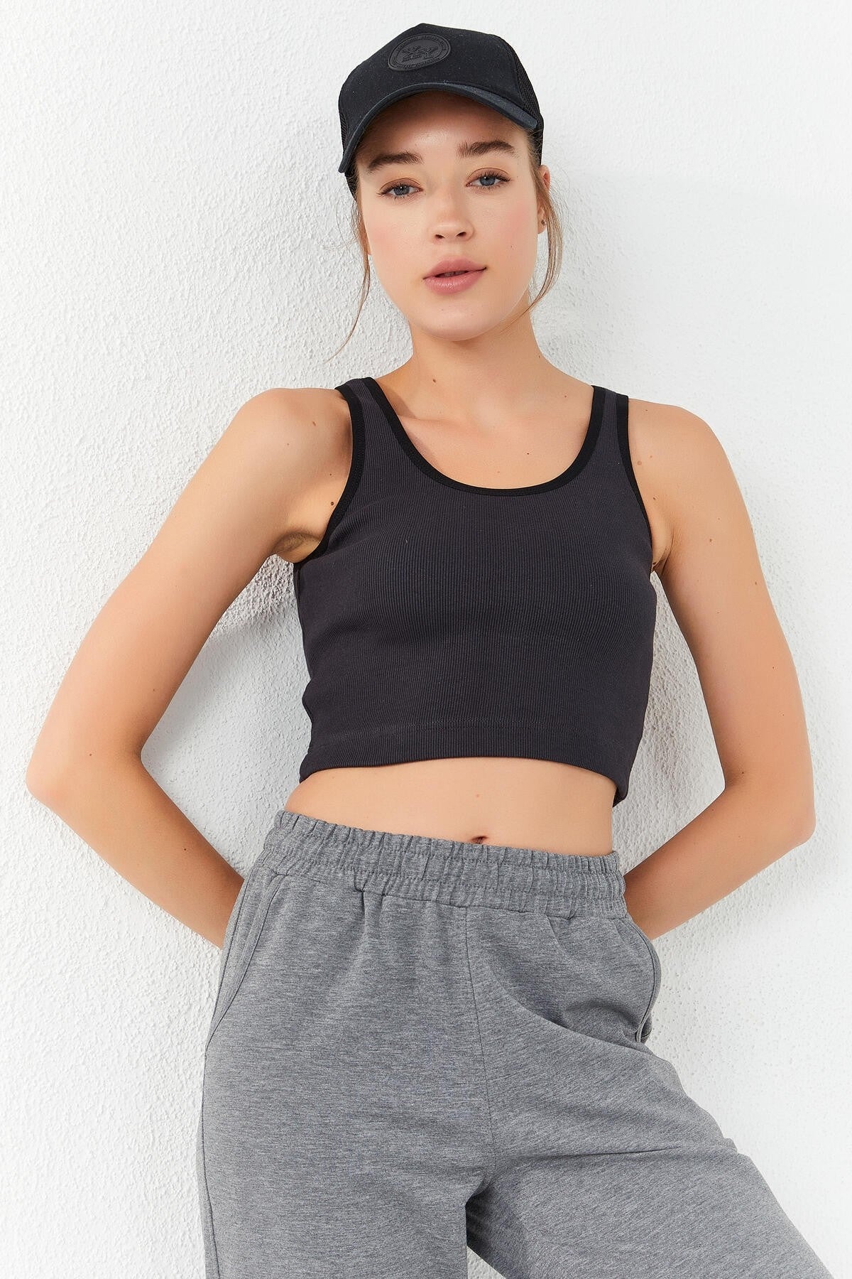 Füme Basic Sıfır Kol Dar Kalıp U Yaka Kadın Crop Top Atlet - 97160