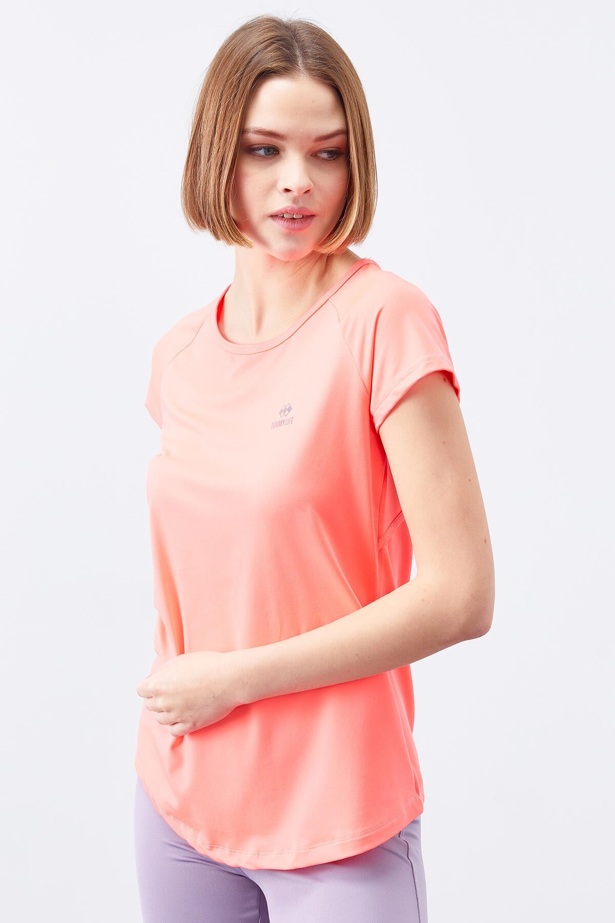 Fuşya Sırt Pencereli Kısa Kol Standart Kalıp O Yaka Kadın T-Shirt - 97101