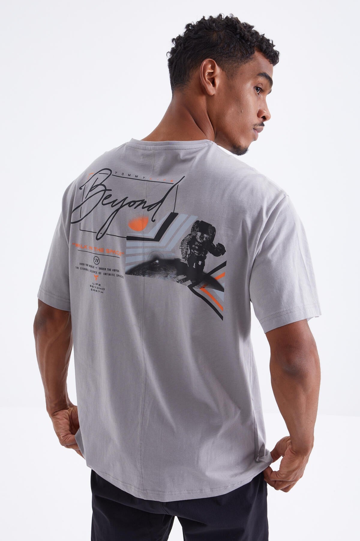 Gri Baskı Detaylı O Yaka Erkek Oversize T-Shirt  - 88099