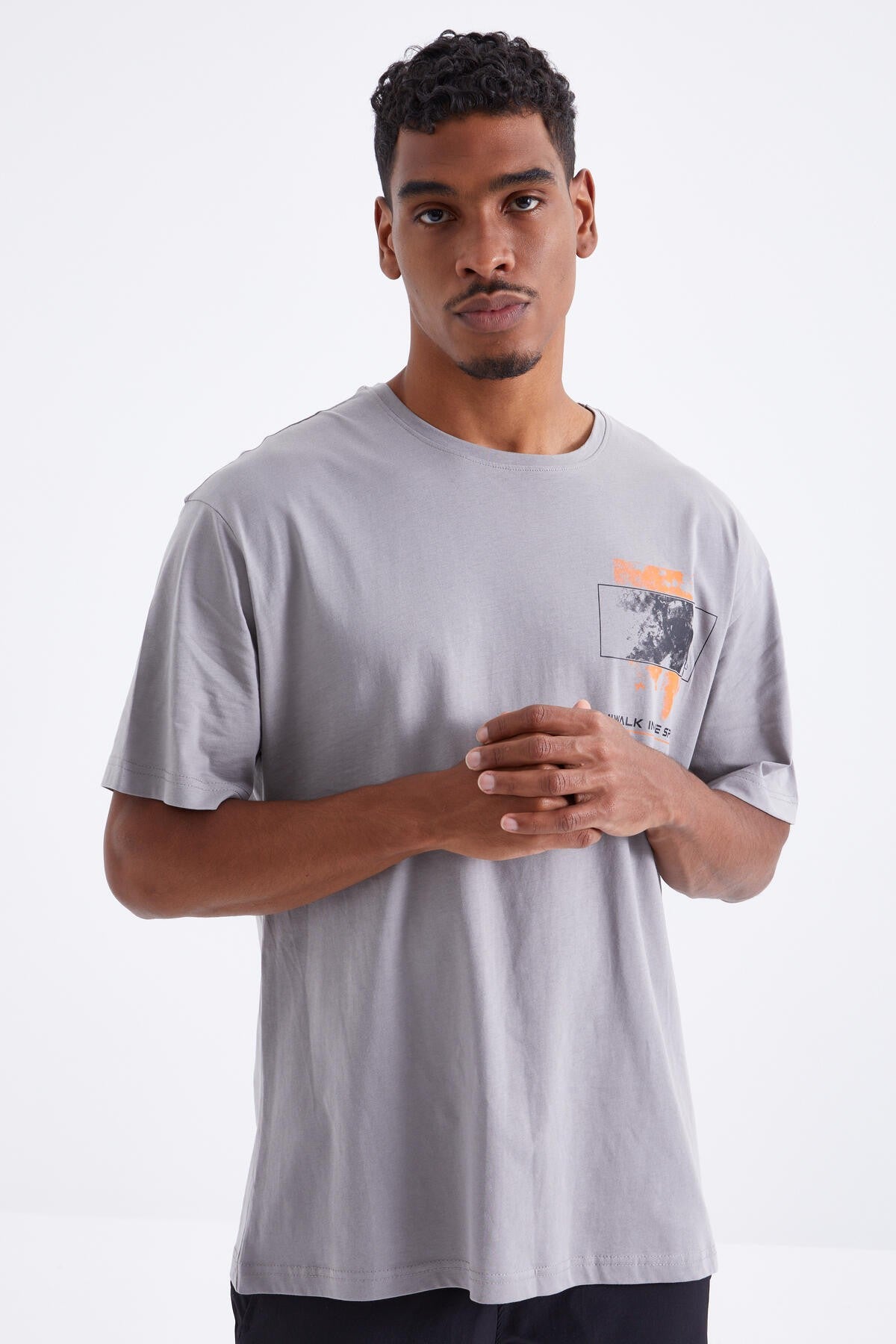 Gri Baskı Detaylı O Yaka Erkek Oversize T-Shirt  - 88099