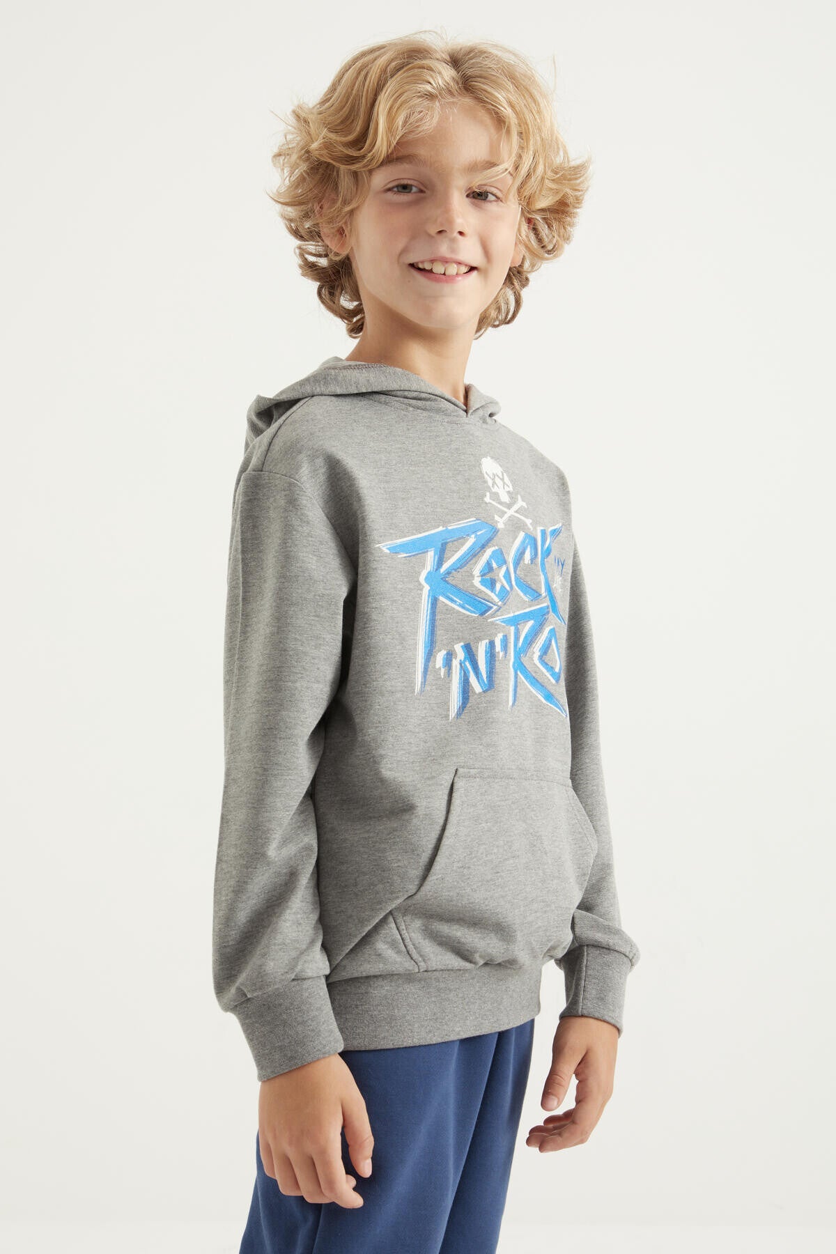 Gri Melanj Yazı Baskılı Kanguru Cepli Kapüşonlu Standart Kalıp Erkek Çocuk Sweatshirt - 11002