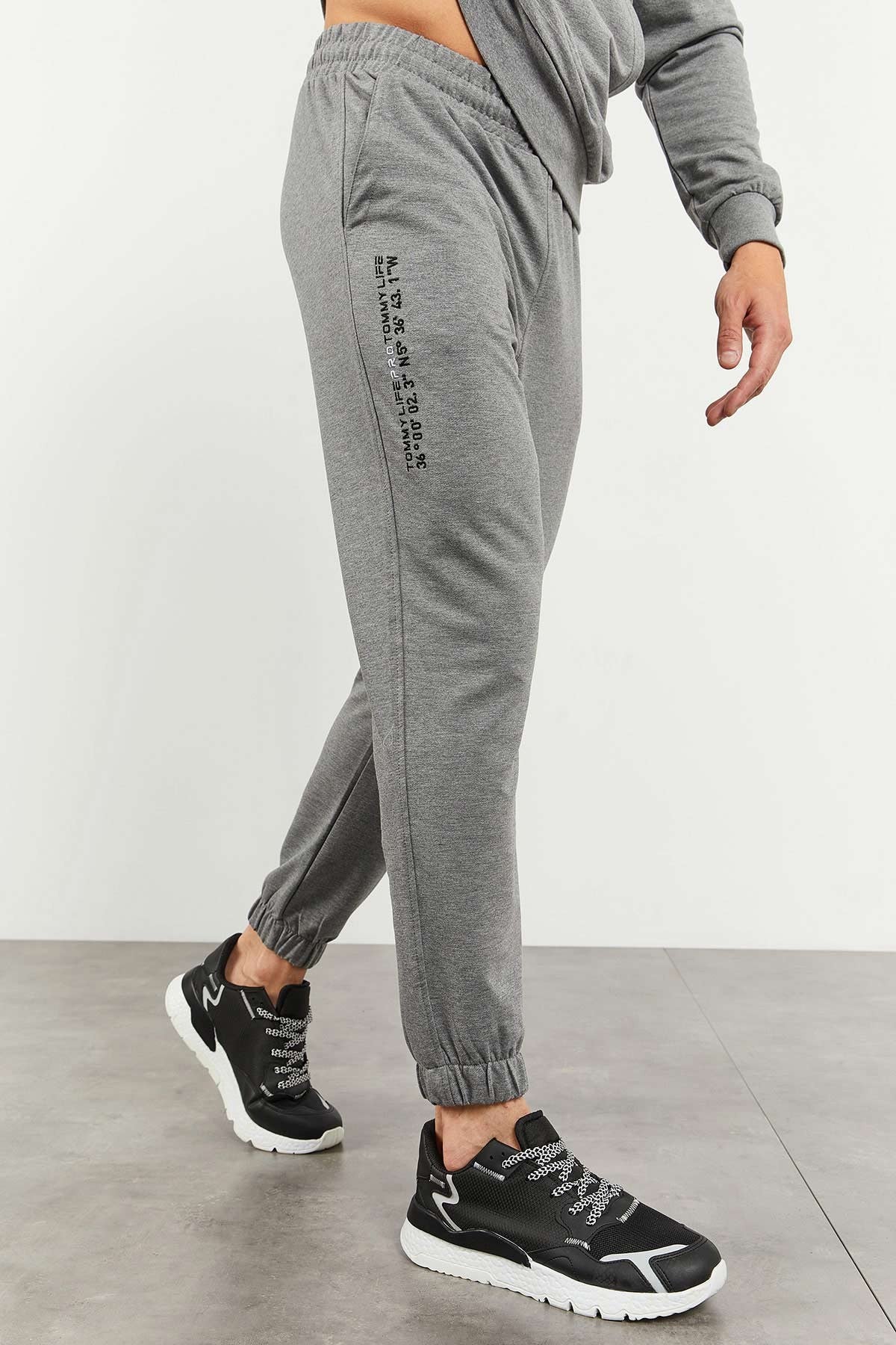 Gri Melanj Kapüşonlu Kanguru Cep Lastik Paça Erkek Oversize Eşofman Takımı - 85117