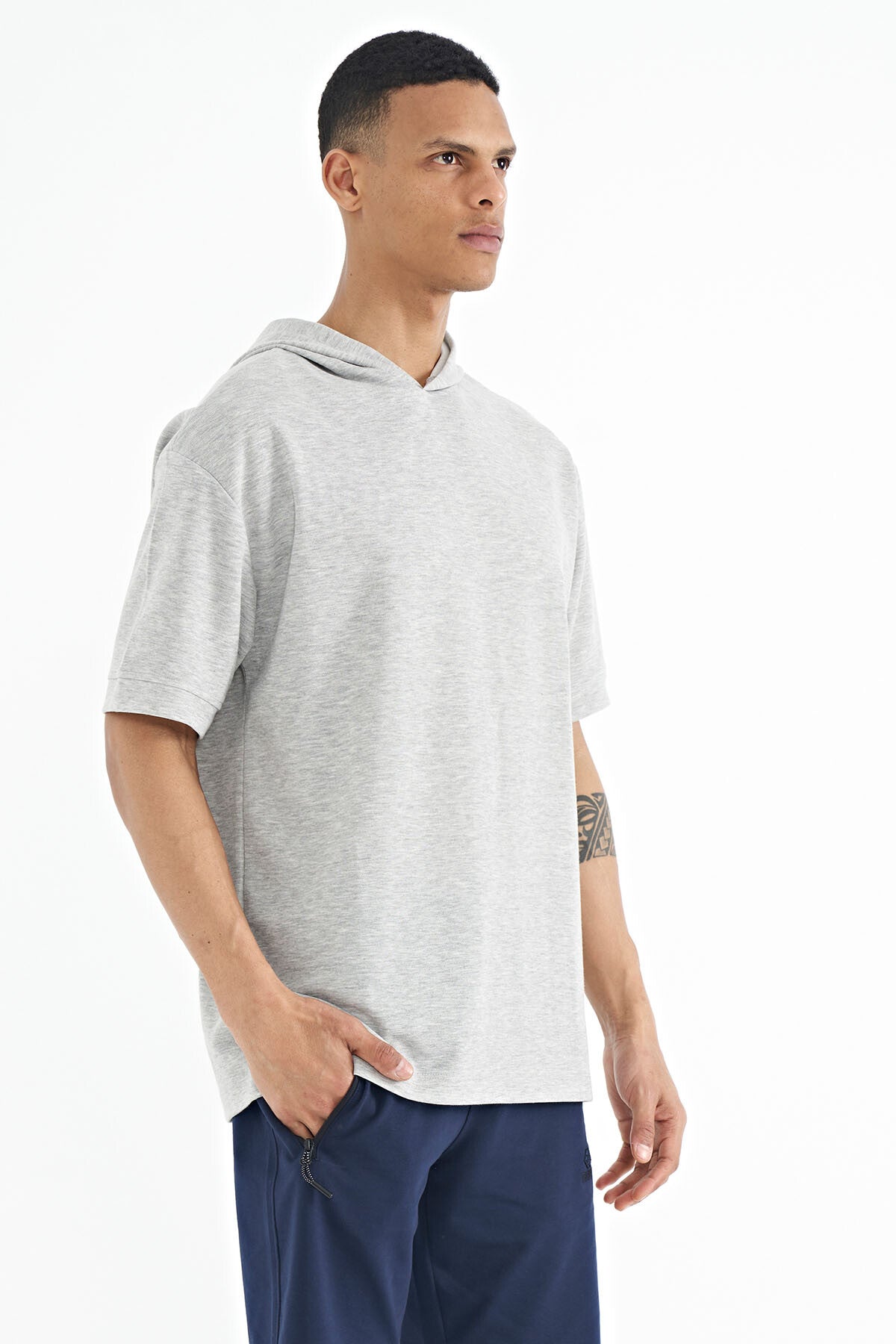 Gri Melanj Kapüşonlu Kol Etiket Detaylı Oversize Erkek T-shirt - 88179