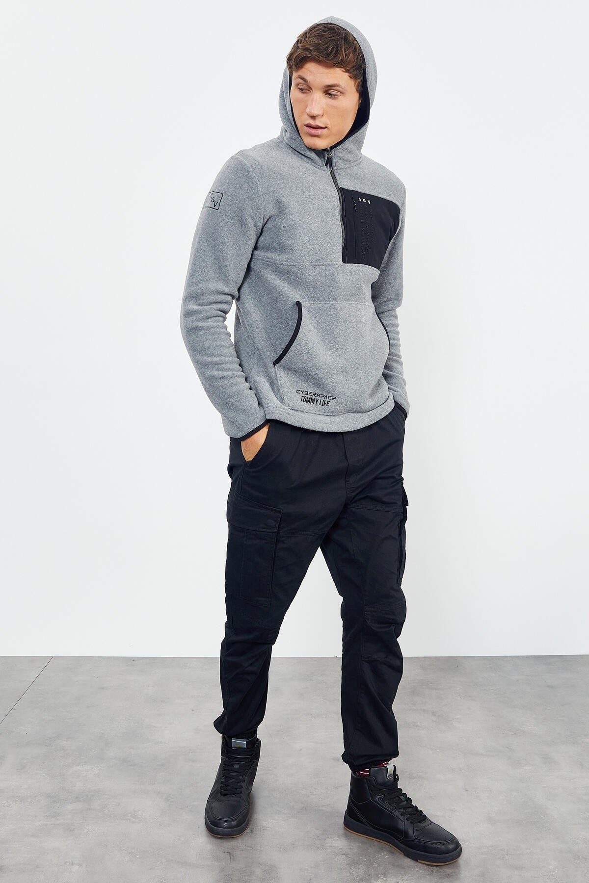 Gri Melanj Nakışlı Yarım Fermuar Kapüşonlu Standart Kalıp Erkek Polar Sweatshirt - 87996
