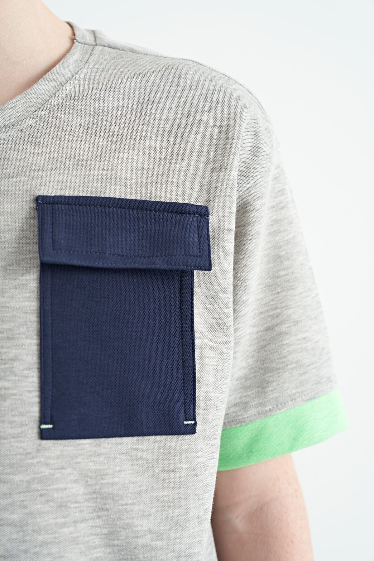 Gri Melanj O Yaka Oversize Cep Detaylı Erkek Çocuk T-Shirt - 11152