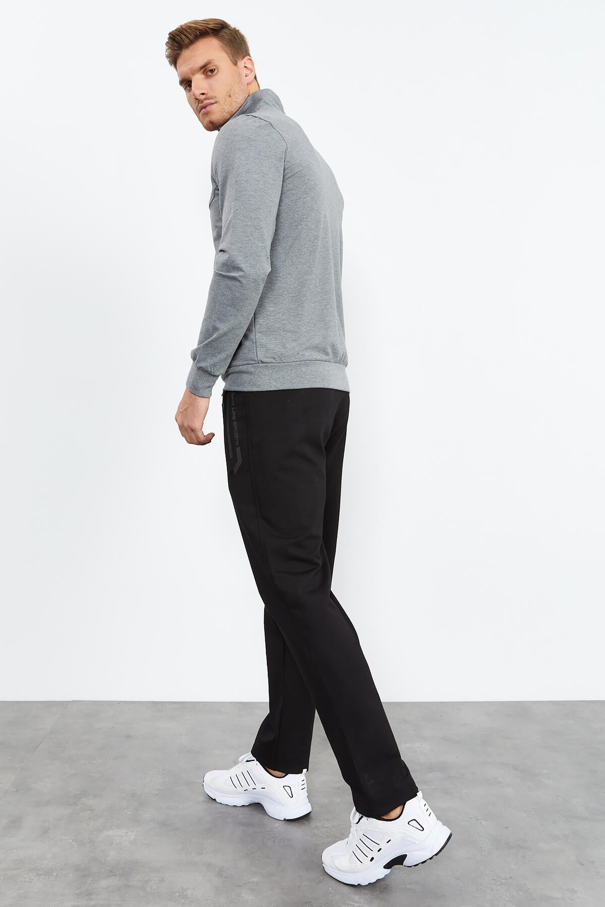 Gri Melanj - Siyah Dik Yaka Fermuarlı Standart Kalıp Klasik Paça Erkek Eşofman Takımı - 85152