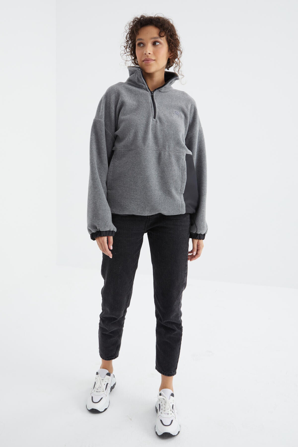 Gri Melanj Yarım Fermuar Etek Ucu Büzgülü Dik Yaka  Oversize Kadın Polar Sweatshirt - 97236