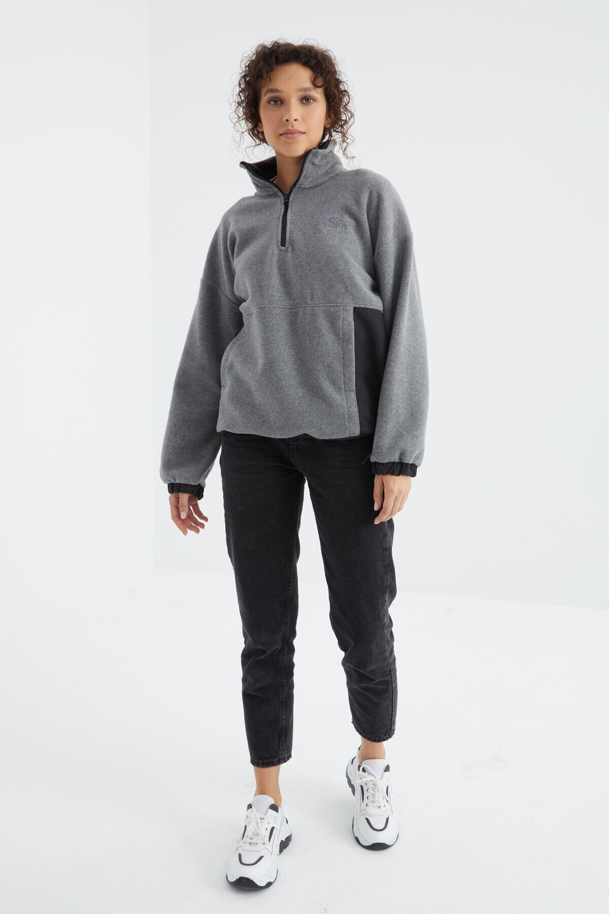 Gri Melanj Yarım Fermuar Etek Ucu Büzgülü Dik Yaka  Oversize Kadın Polar Sweatshirt - 97236