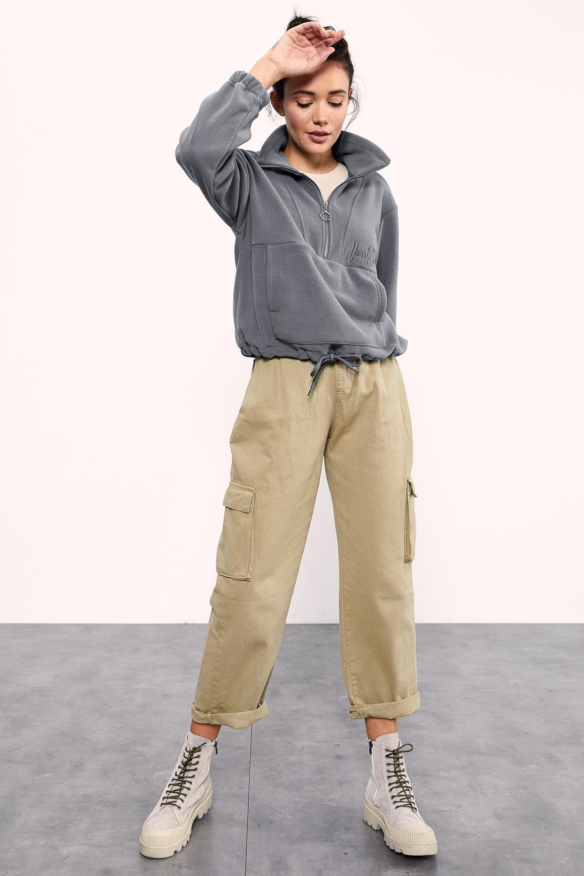 Gri Melanj Yarım Fermuar Etek Ucu Büzgülü Kadın Polar Oversize Sweatshirt - 97171