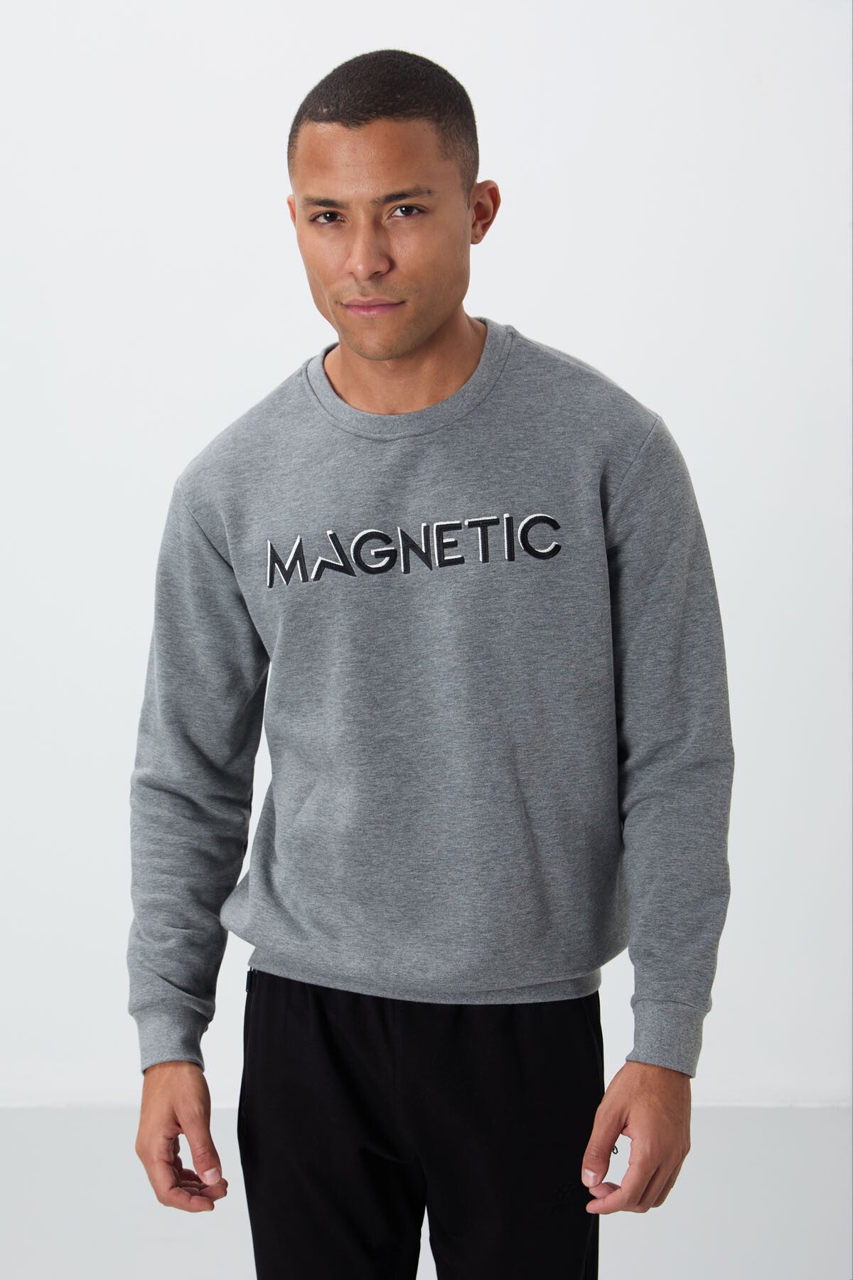 Gri Melanj Yazı Nakışlı O Yaka Rahat Form İçi Polarlı Erkek Sweatshirt - 88020