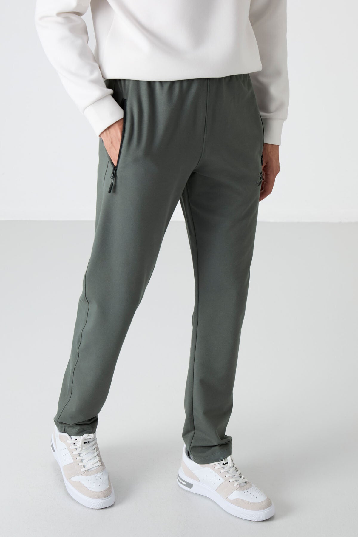 Haki Fermuarlı Üç Cepli Dar Kalıp Klasik Paça Erkek Eşofman Alt - 84671