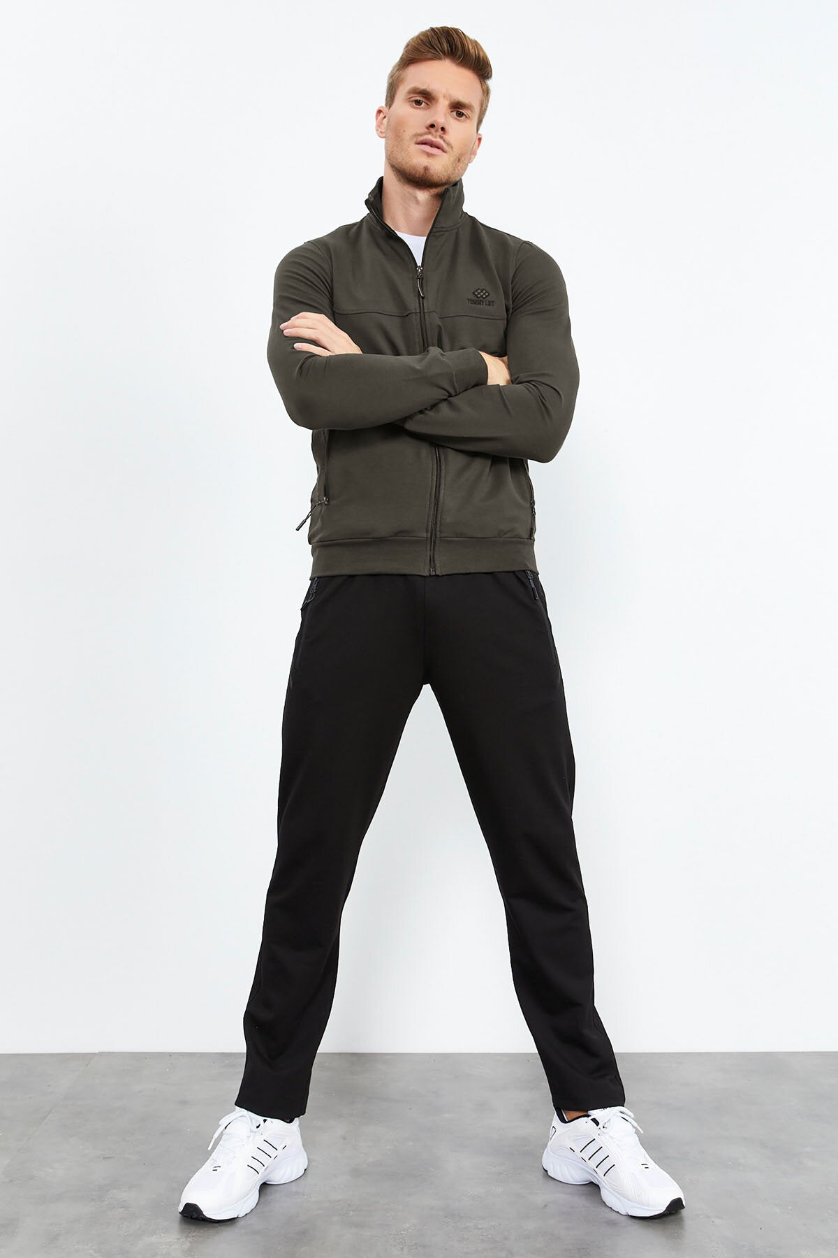 Haki - Siyah Dik Yaka Fermuarlı Standart Kalıp Klasik Paça Erkek Eşofman Takımı - 85152