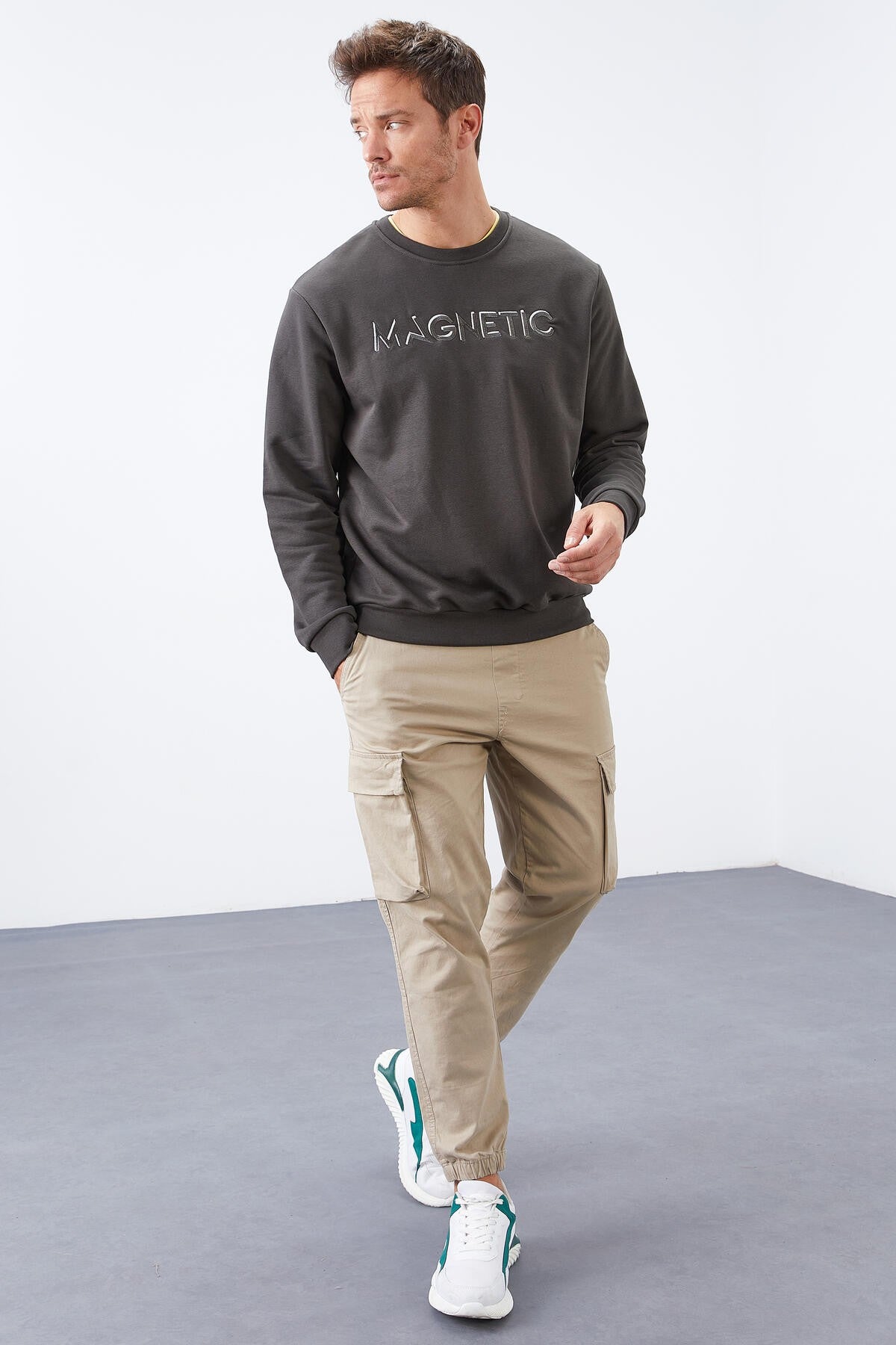Haki Yazı Nakışlı O Yaka Rahat Form İçi Polarlı Erkek Sweatshirt - 88020