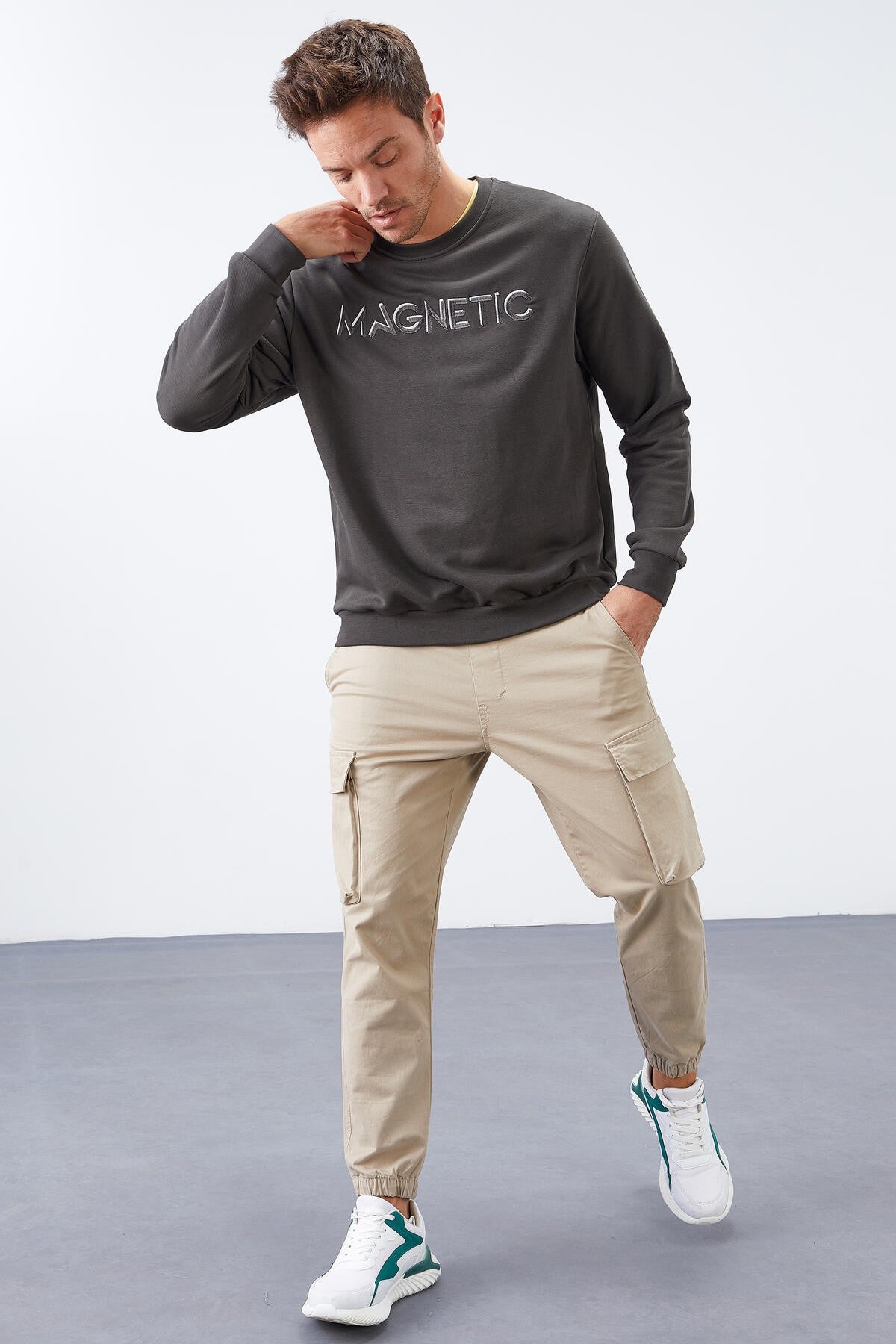Haki Yazı Nakışlı O Yaka Rahat Form İçi Polarlı Erkek Sweatshirt - 88020