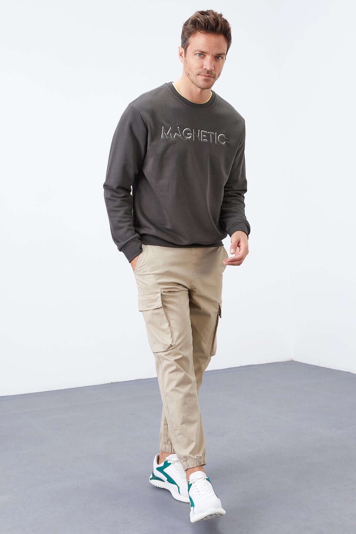 Haki Yazı Nakışlı O Yaka Rahat Form İçi Polarlı Erkek Sweatshirt - 88020