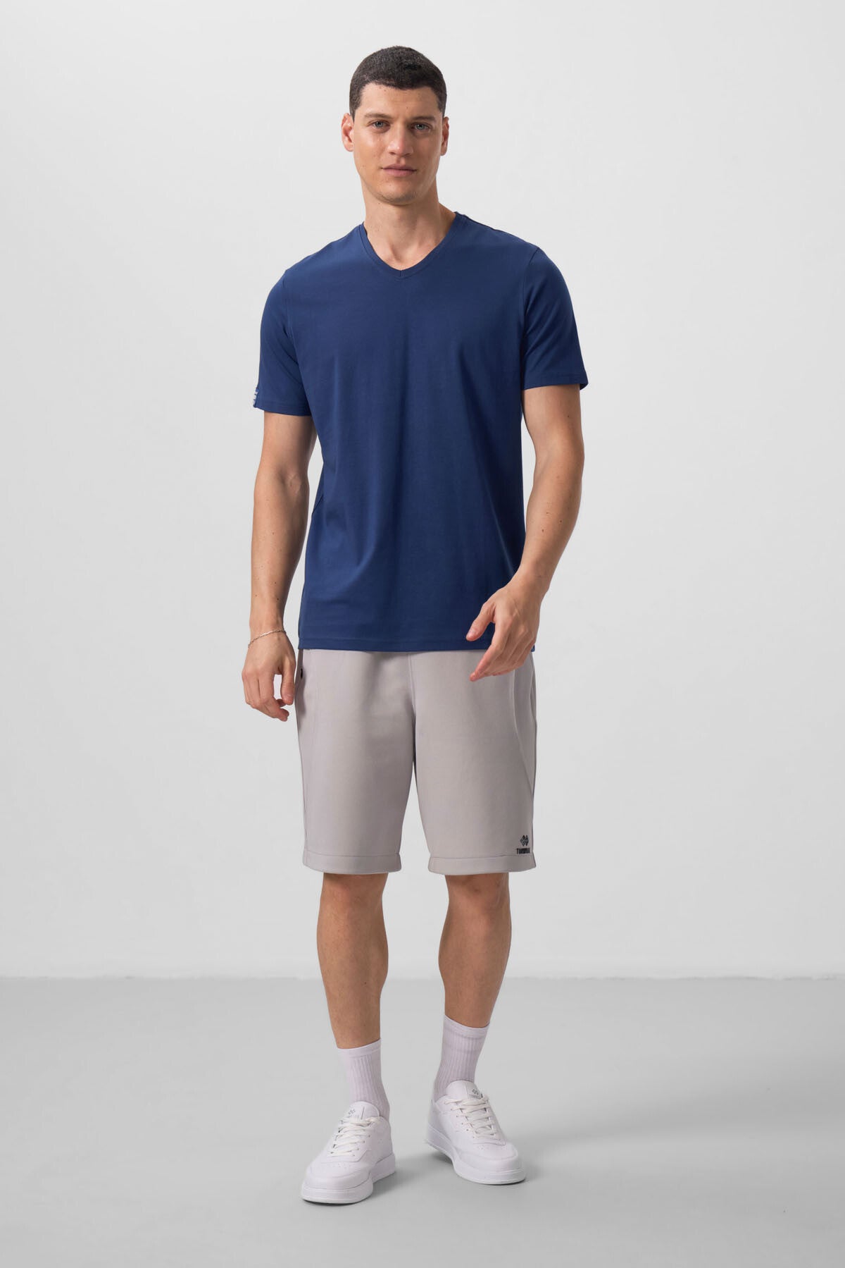 İndigo Basic Kısa Kol Standart Kalıp V Yaka Erkek T-Shirt - 87912