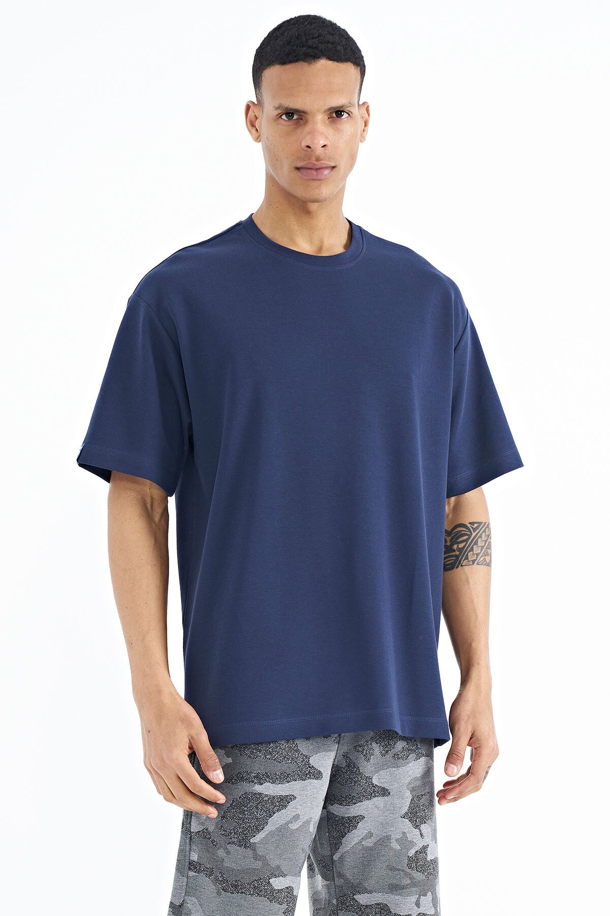İndigo Kol Arma Detaylı Basic Oversize Erkek T-Shirt - 88193
