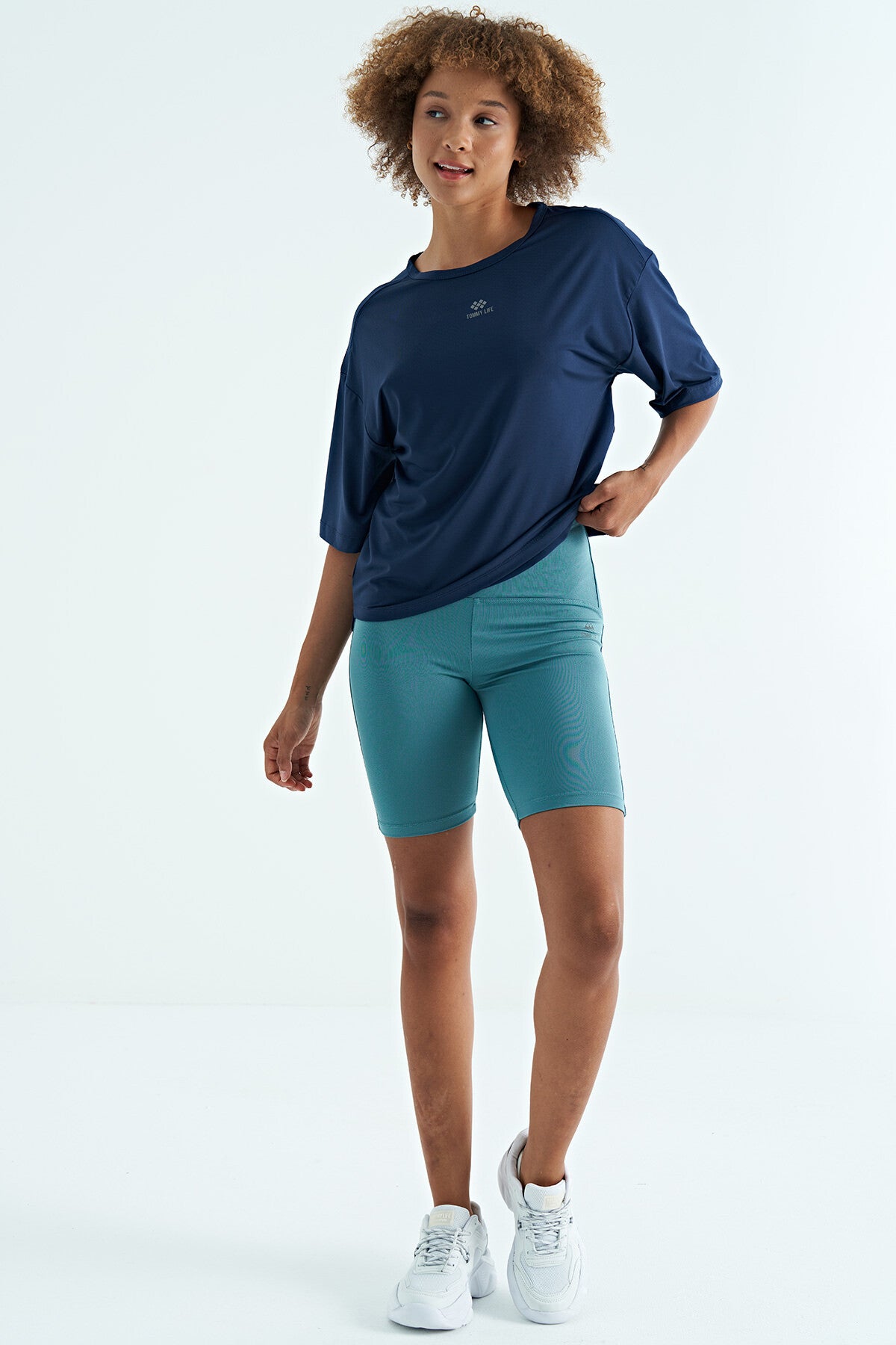 İndigo O Yaka Baskı Detaylı Oversize Kısa Kol Kadın T-Shirt - 97263