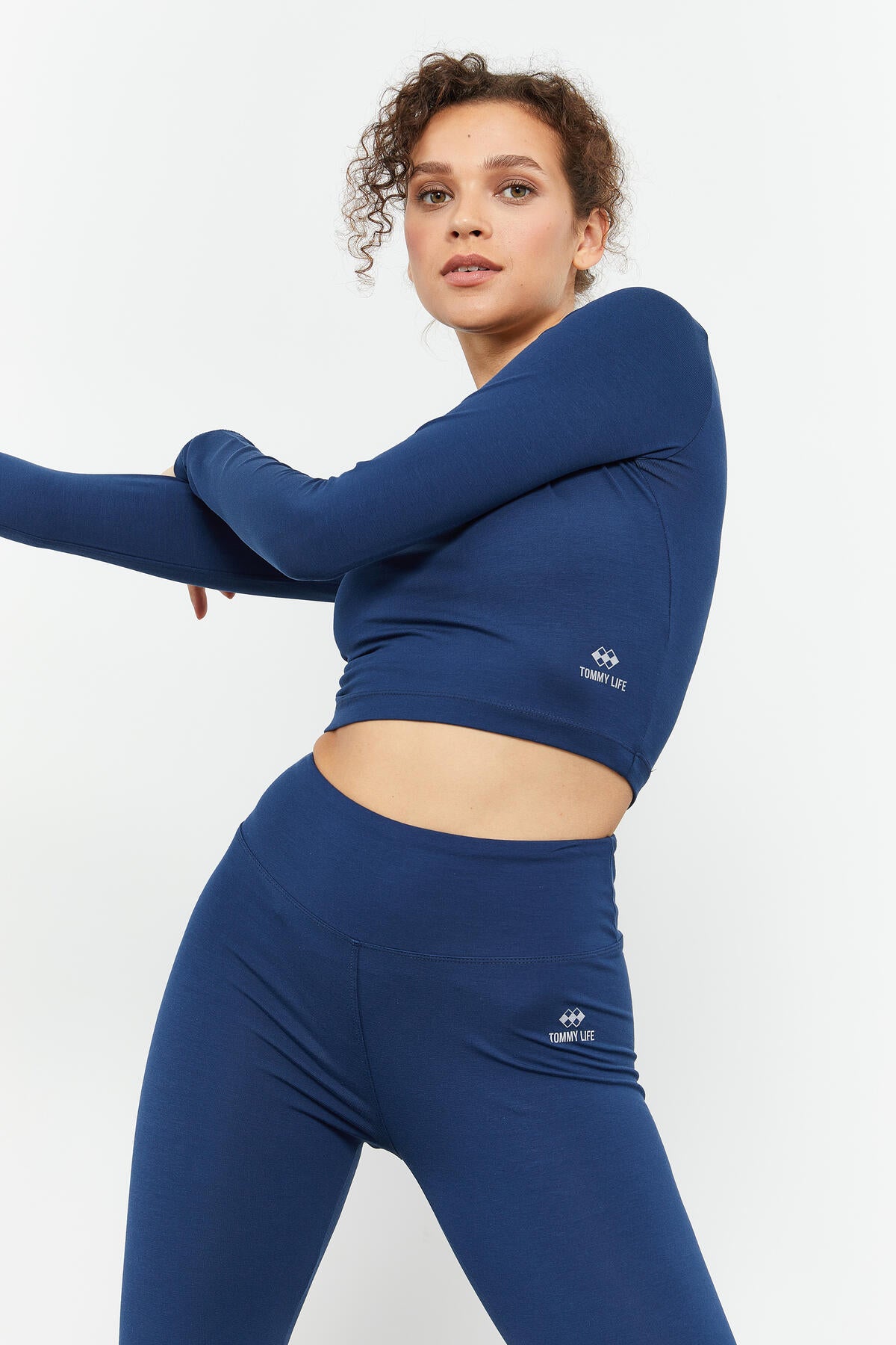 İndigo Uzun Kollu Dar Kalıp  O Yaka Kadın Crop Top T-Shirt - 97150