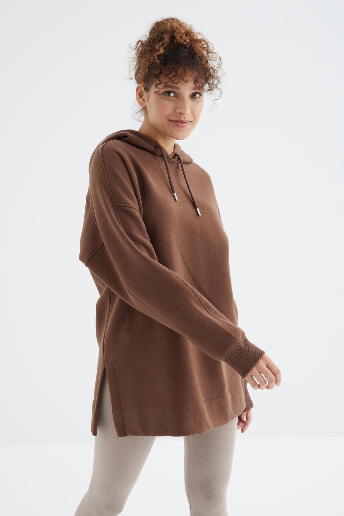 Kahverengi Reglan Kol Basic Kapüşonlu Oversize Sweatshirt Tunik - 97242