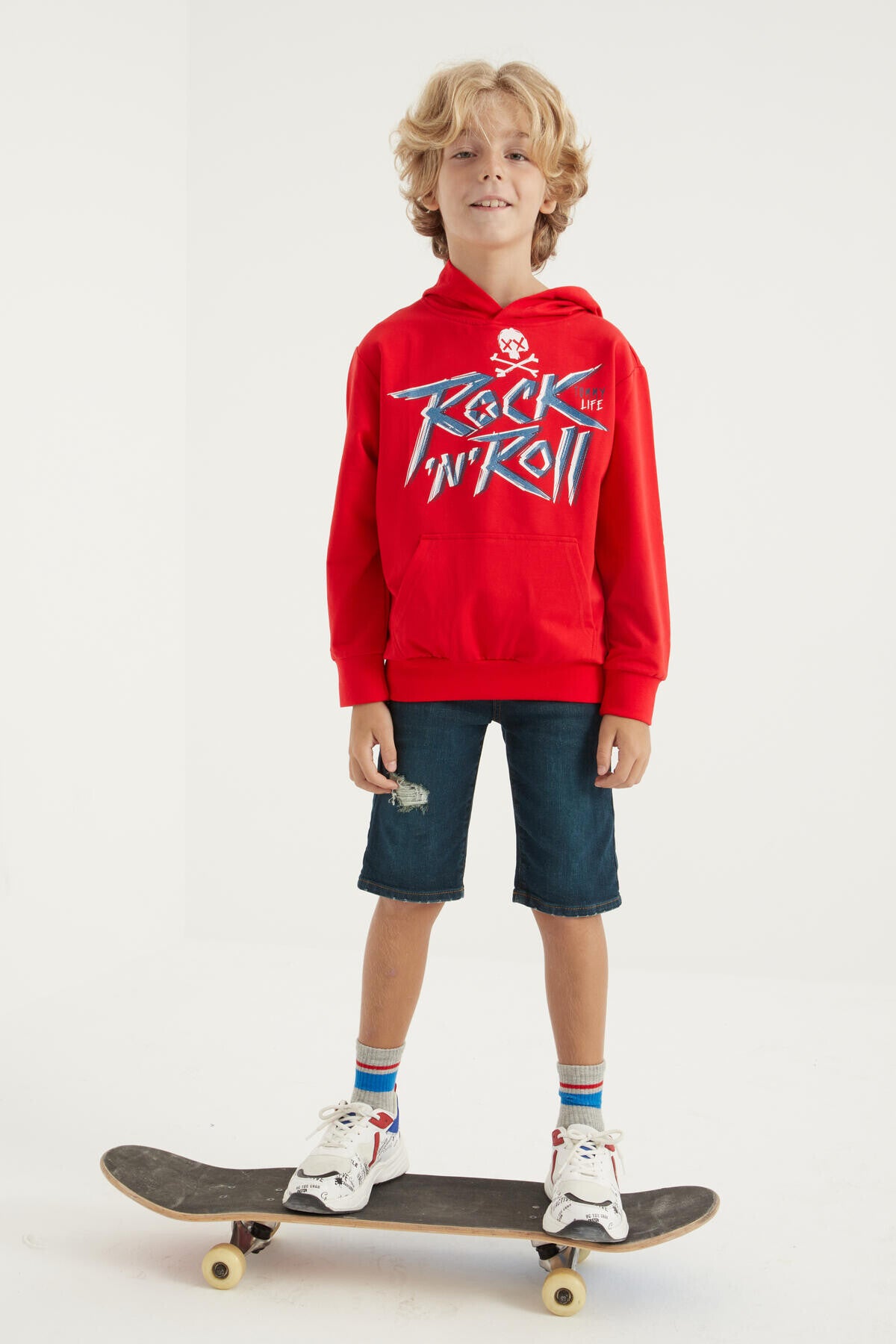 Kırmızı Yazı Baskılı Kanguru Cepli Kapüşonlu Standart Kalıp Erkek Çocuk Sweatshirt - 11002