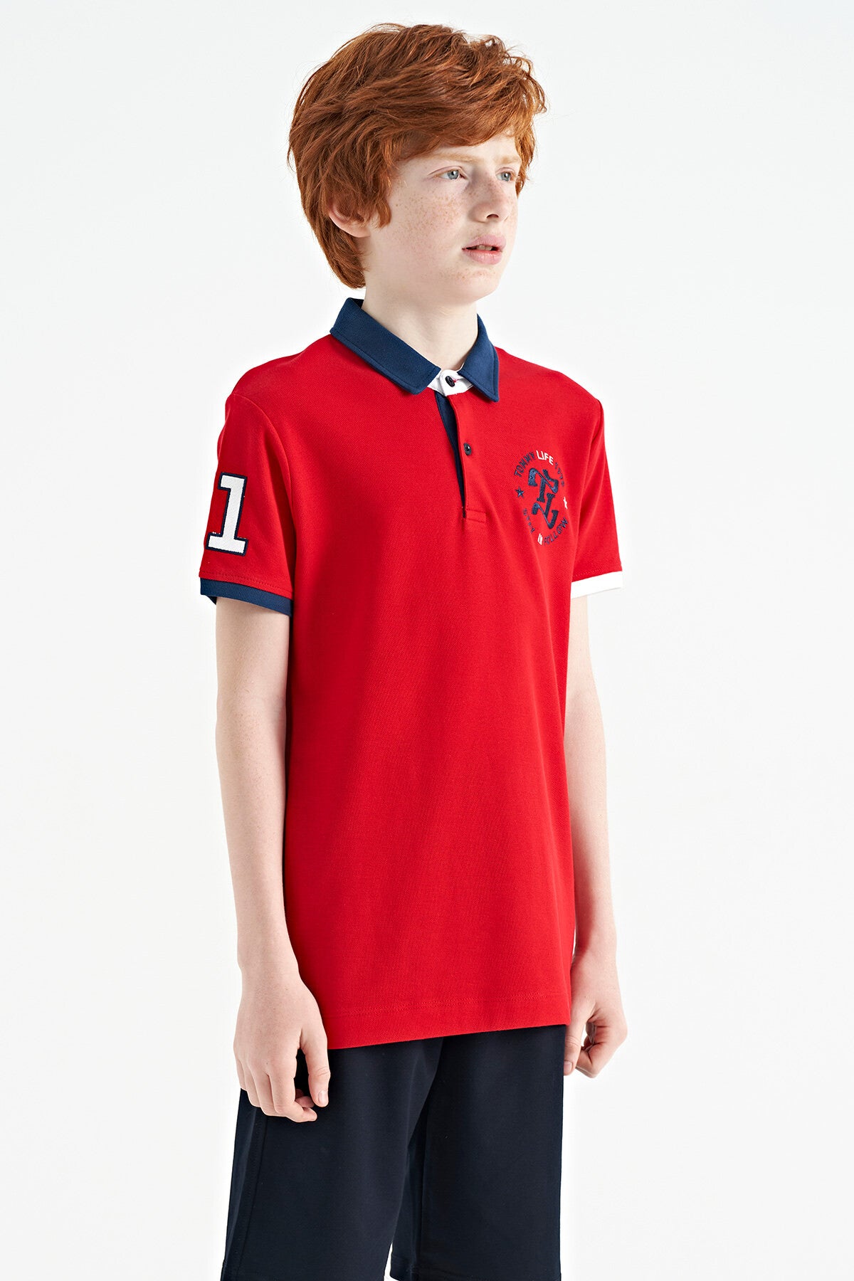 Kırmızı Kol Gögüs Nakış Detaylı Standart Kalıp Polo Yaka Erkek Çocuk T-Shirt - 11086
