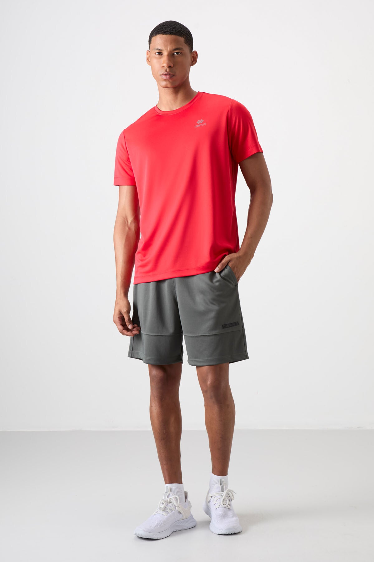Kırmızı O Yaka Standart Kalıp Logo Desenli Aktif Spor Erkek T-Shirt  - 88255