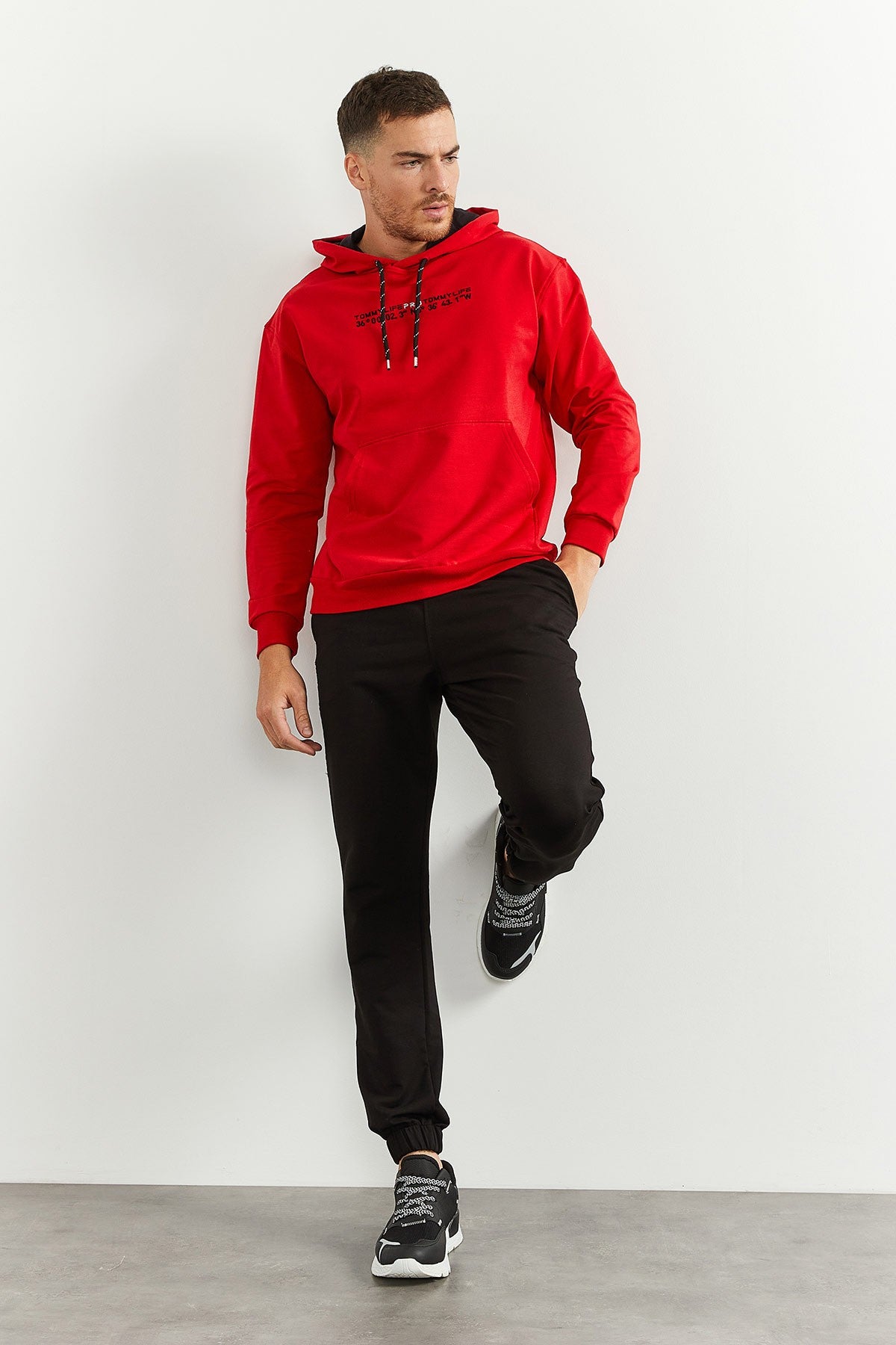 Kırmızı - Siyah Kapüşonlu Kanguru Cep Lastik Paça Erkek Oversize Eşofman Takımı - 85117