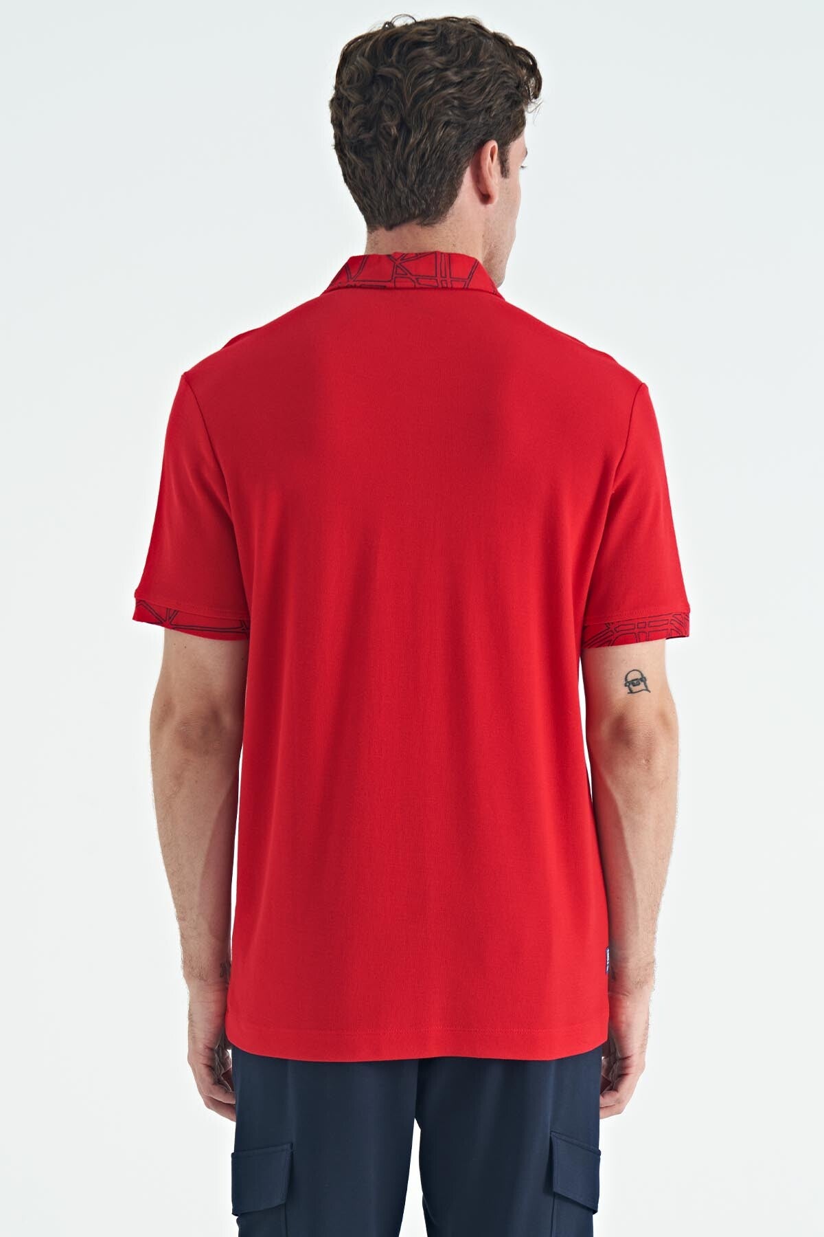 Kırmızı Yazı Nakışlı Baskı Detaylı Standart Kalıp Polo Yaka Erkek T-Shirt - 88239