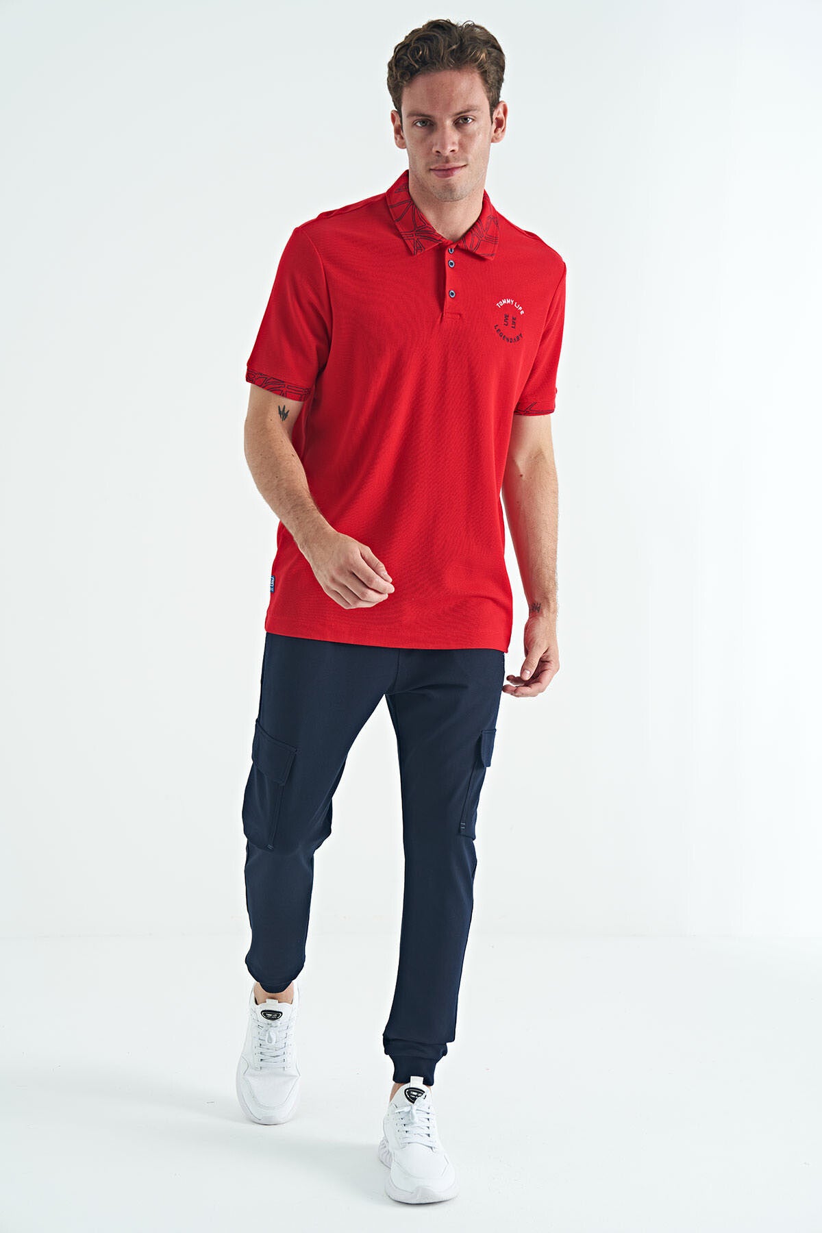 Kırmızı Yazı Nakışlı Baskı Detaylı Standart Kalıp Polo Yaka Erkek T-Shirt - 88239