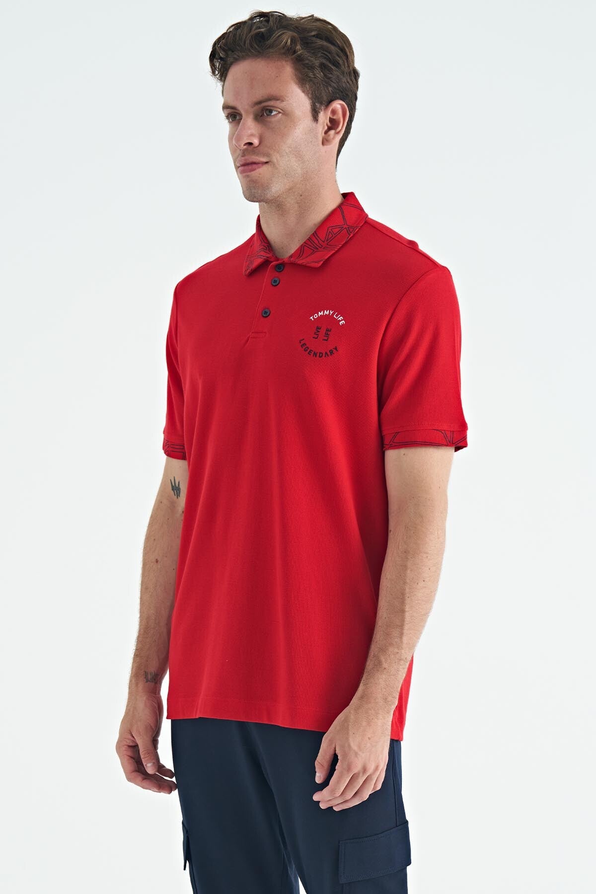 Kırmızı Yazı Nakışlı Baskı Detaylı Standart Kalıp Polo Yaka Erkek T-Shirt - 88239