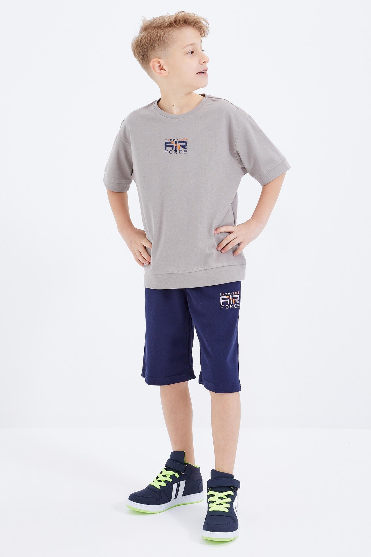 Koyu Bej - İndigo Yazı Nakışlı Oversize Erkek Çocuk Şort Takım - 10897