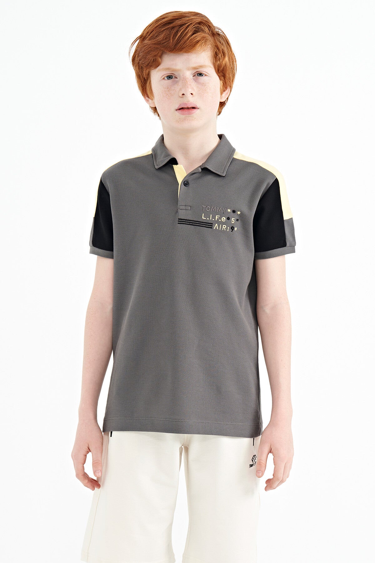 Koyu Gri Renk Bloklu Omuz Garni Detaylı Standart Kalıp Erkek Çocuk T-Shirt - 11155